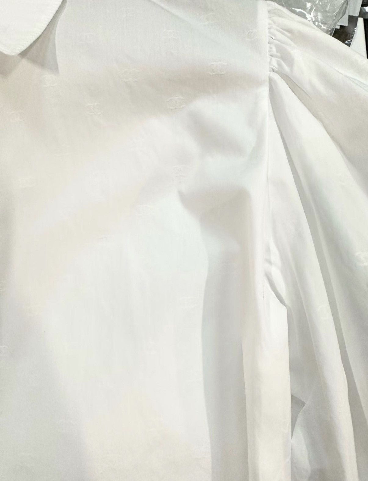 Chanel Chanel 21B Classic White Puff Sleeve Shirt J33 Size XXS / US 00 / IT 34 - 4 Thumbnail
