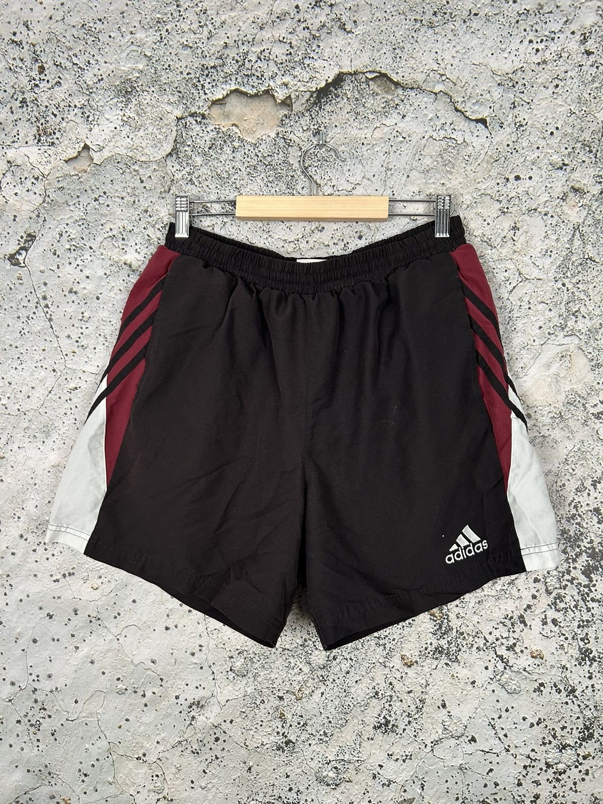 Adidas Vintage Adidas 90s Shorts Sportswear Hype Retro Size US 32 / EU 48 - 1 Thumbnail
