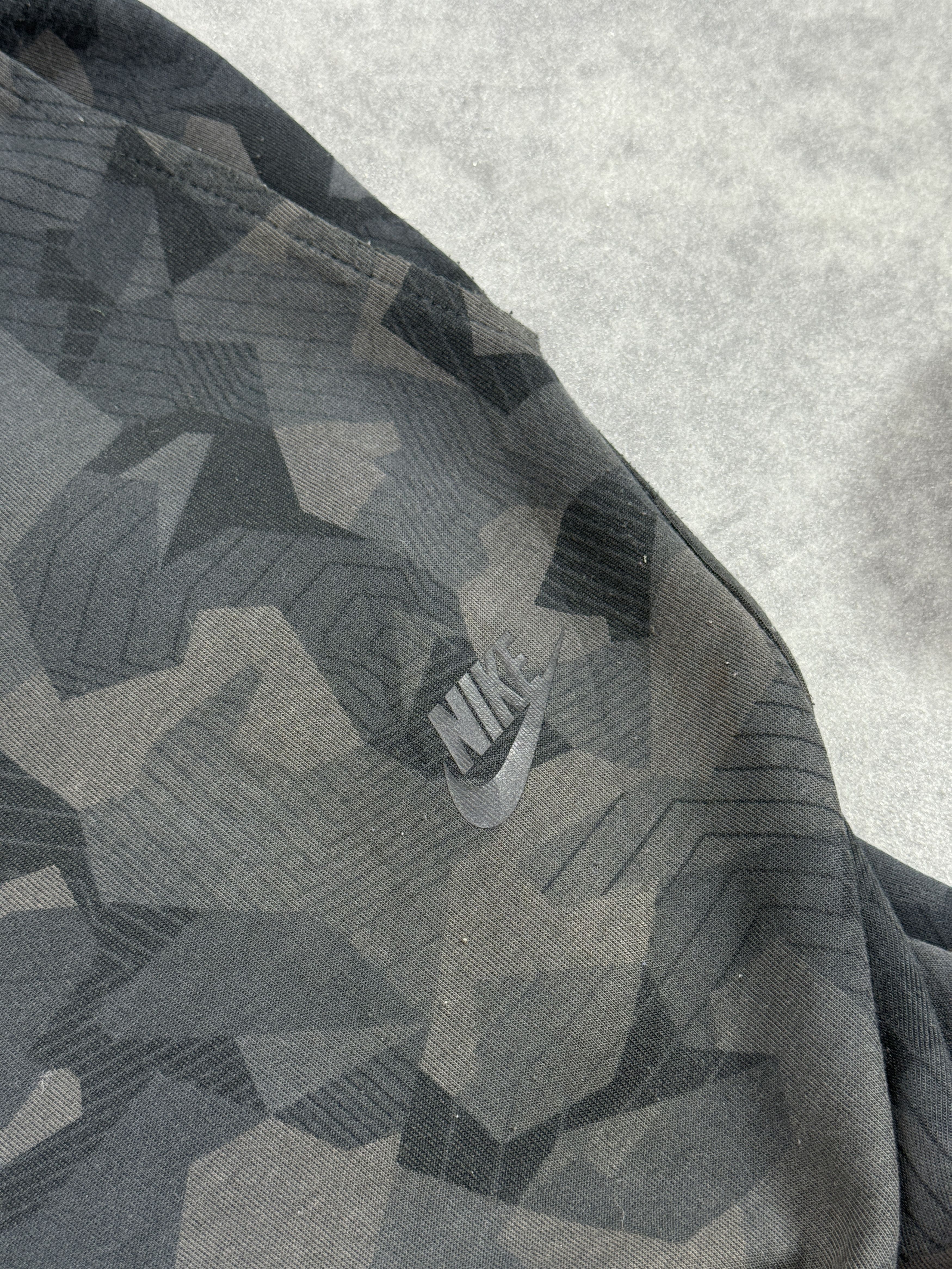 Nike Camo Nike Tech Fleece Sweatpants Size US 29 - 7 Thumbnail