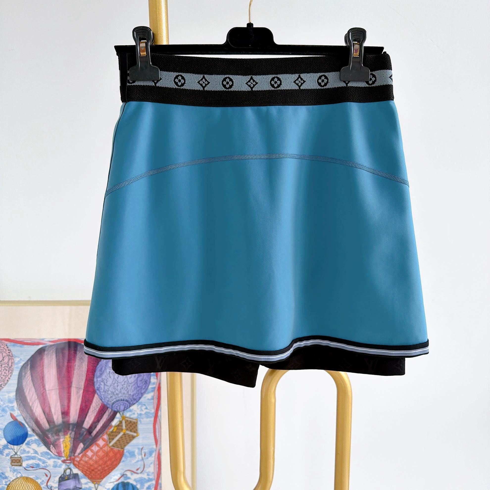 Louis Vuitton Louis Vuitton blue stretchy culottes 40 Size 28" / US 6 / IT 42 - 2 Thumbnail