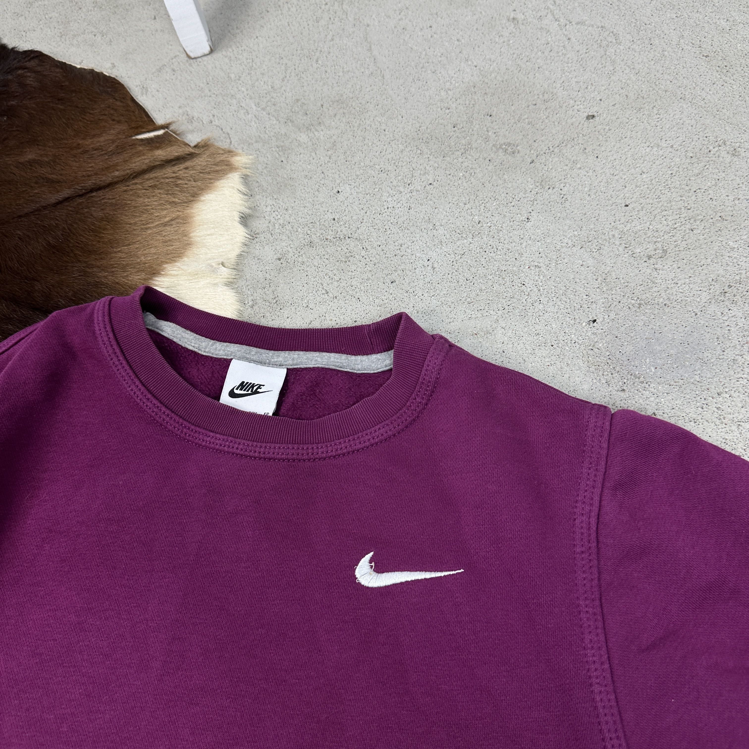 Nike × Vintage Vintage Streetwear Sporty 00s Nike Classic Logo Sweatshirt Size XS / US 0-2 / IT 36-38 - 2 Thumbnail