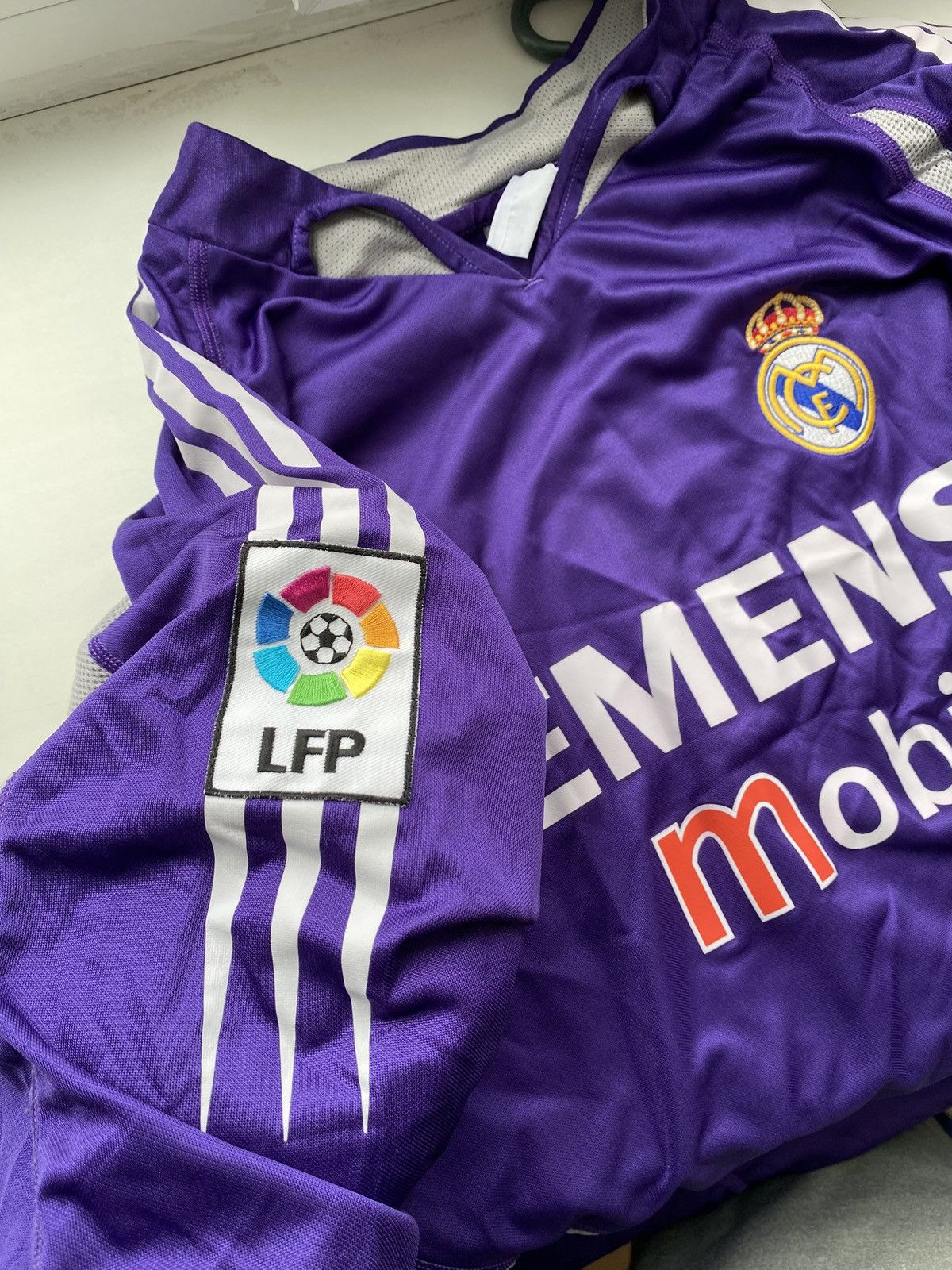Adidas REAL MADRID 04 05 GOALKEEPER FOOTBALL SHIRT JERSEY ADIDAS Size US L / EU 52-54 / 3 - 5 Thumbnail