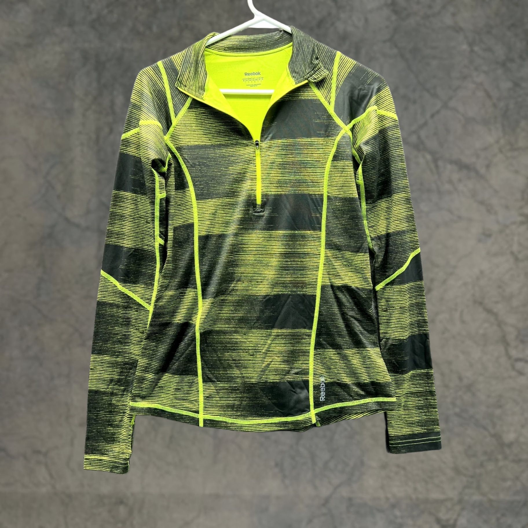 Reebok Reebok Sweatshirt Women Small Green Polyester Knit Pullover Long Sleeve Size S / US 4 / IT 40 - 1 Thumbnail