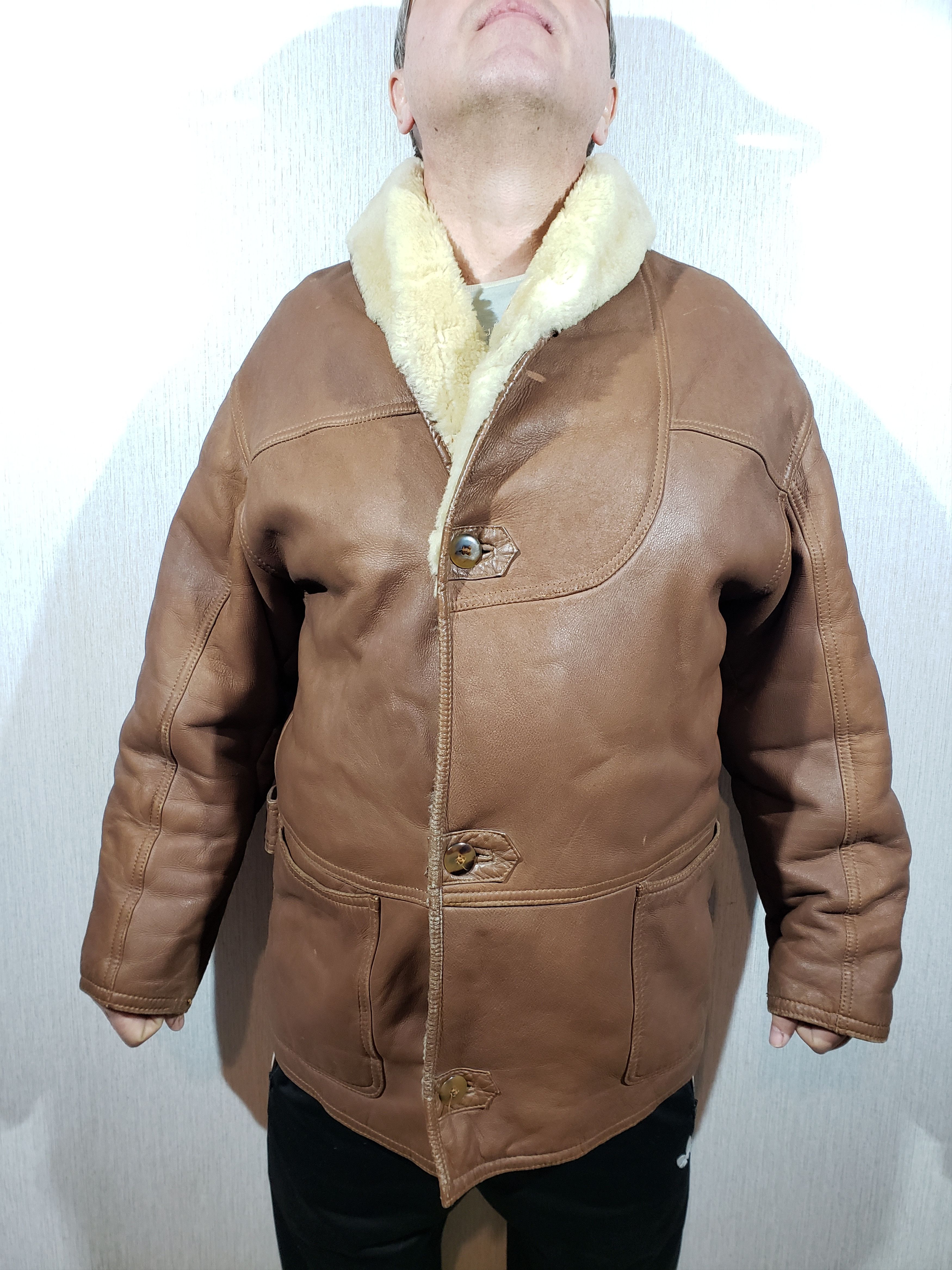 Other Brown men's sheepskin coat with buttons. Size US L / EU 52-54 / 3 - 1 Thumbnail
