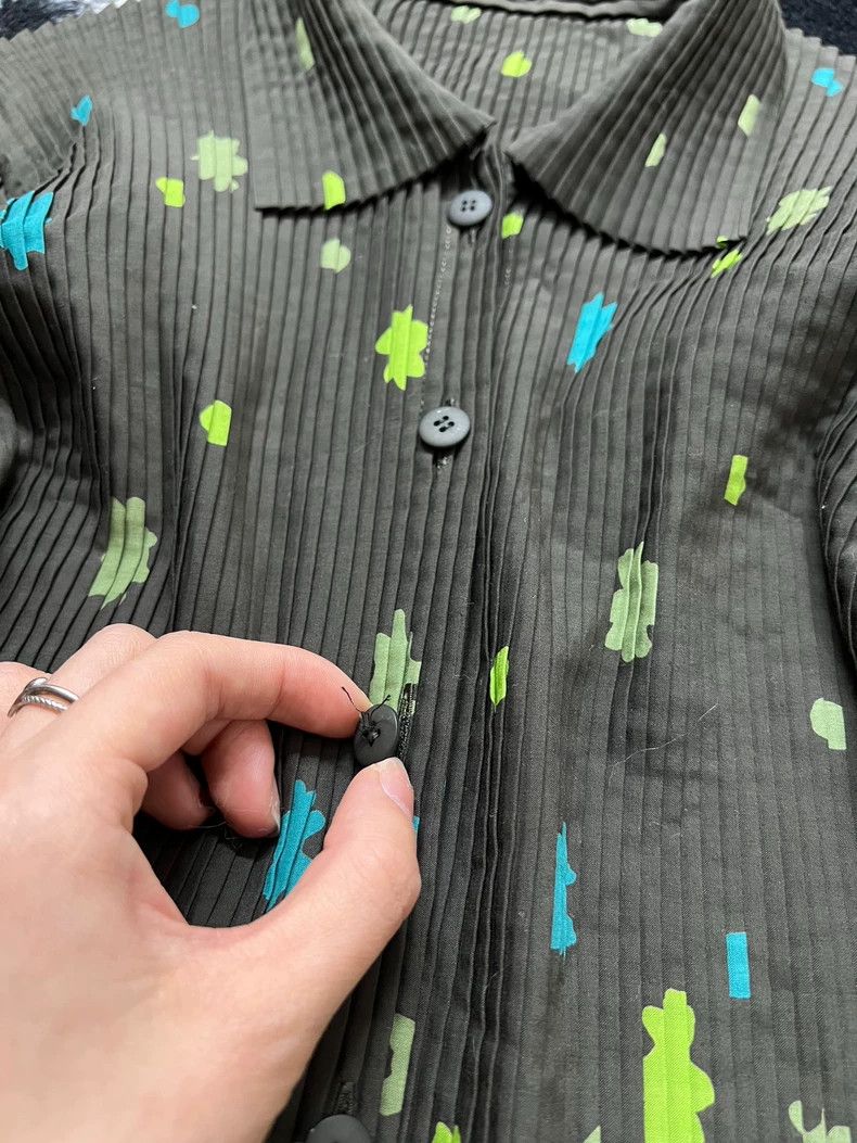 Issey Miyake issey miyake size：3 Olive green pleated cardigan top 2506- Size XXS / US 00 / IT 34 - 4 Thumbnail