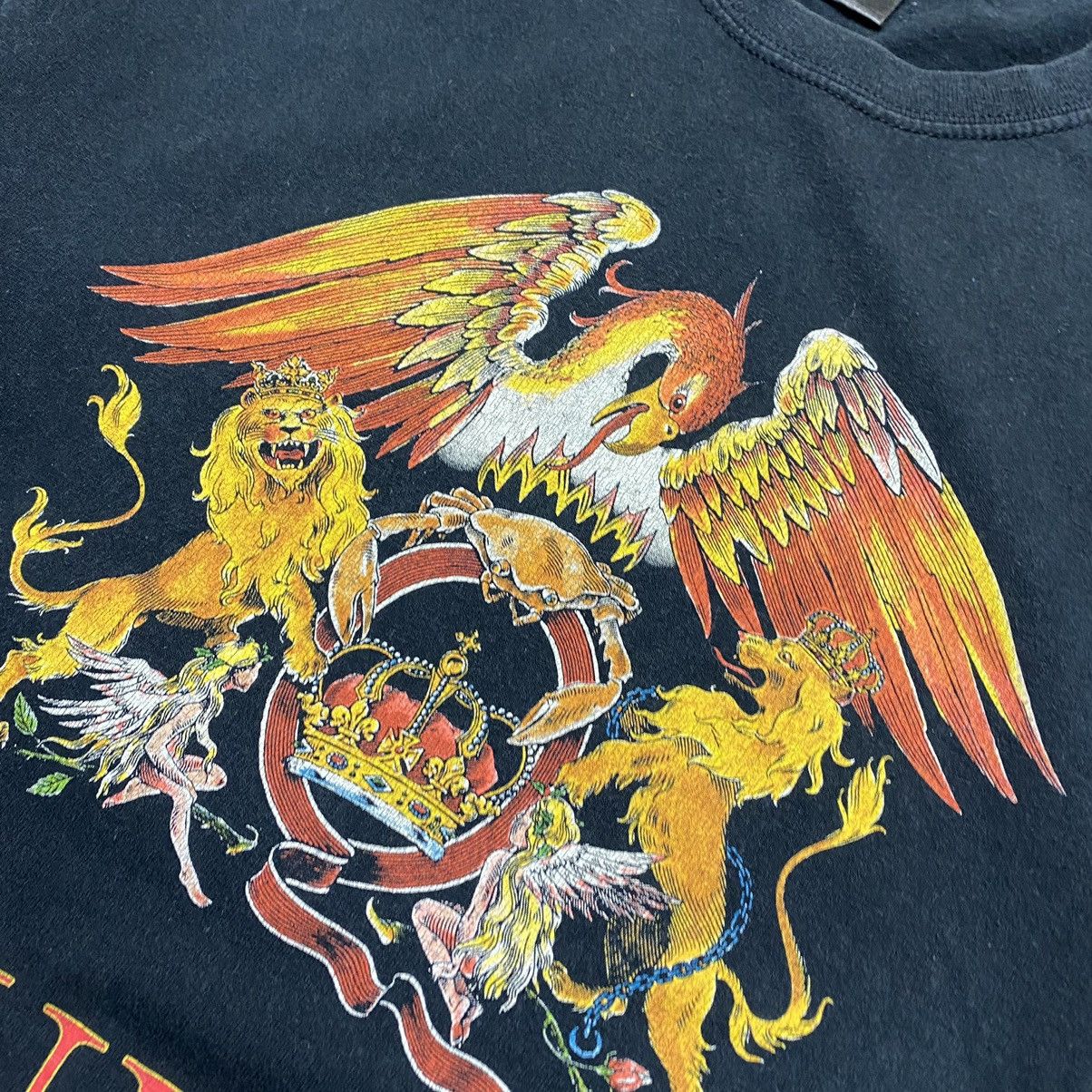 Band Tees Vintage Queen Big logo 2013 Rock Band tee Size US M / EU 48-50 / 2 - 5 Thumbnail