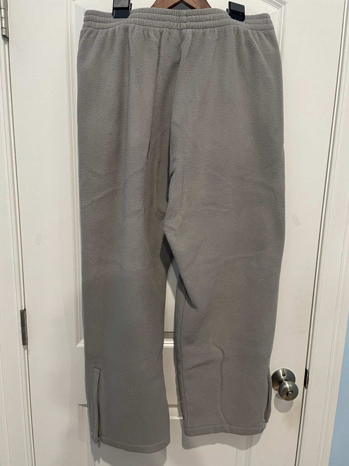 Gap × Kanye West × Yeezy Yeezy Gap Polar Fleece Zip Sweatpants Light Gray Size Large Size US 34 / EU 50 - 2 Thumbnail
