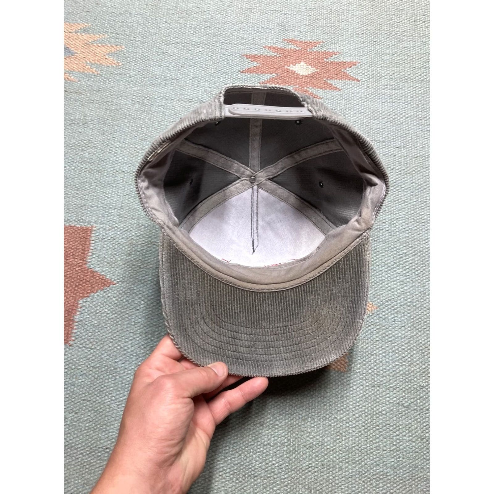 Vintage VINTAGE 90s SnapBack hat corduroy cap BOC gases gray red embroidered Mens Adjustable Red Snapback 90s theme Size ONE SIZE - 5 Thumbnail