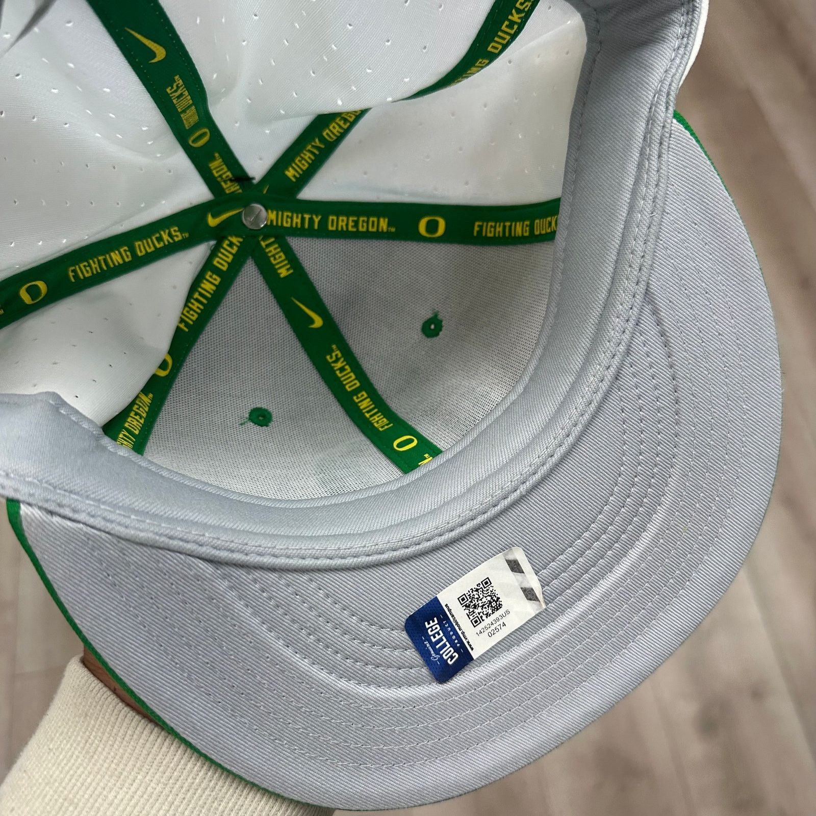 Nike New Nike White Oregon Ducks Dugout True Fitted Hat 7 1/4 Size ONE SIZE - 6 Thumbnail