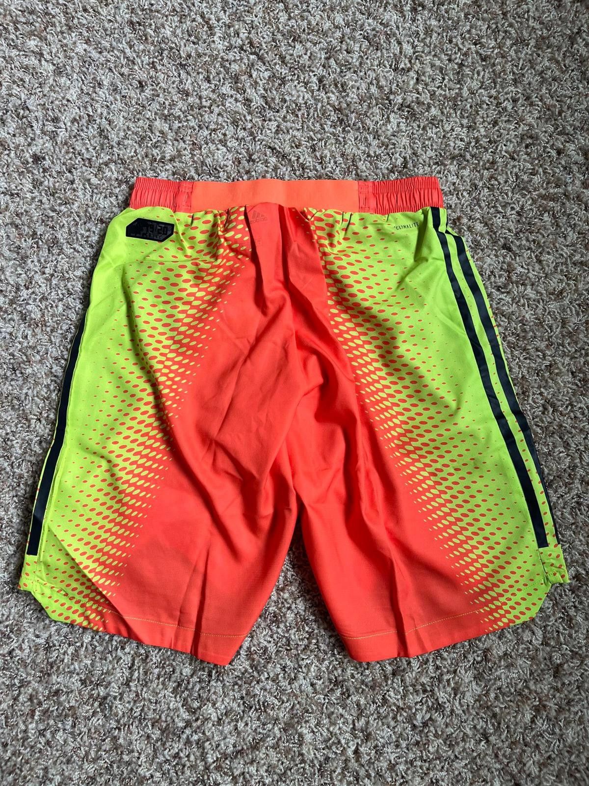 Adidas Palace Adidas Palace Juventus Fourth Goalkeeper Short Orange Size US 30 / EU 46 - 3 Thumbnail
