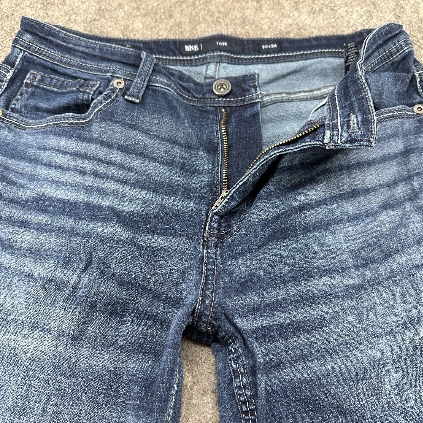Vintage BKE Tyler Jeans Main Selling Point Men 33x34 Jeans Regular Fit Blue Dark Wash 5-Pocket Denim Cotton Rayon Buckle Logo USA Mens Size US 33 - 2 Thumbnail
