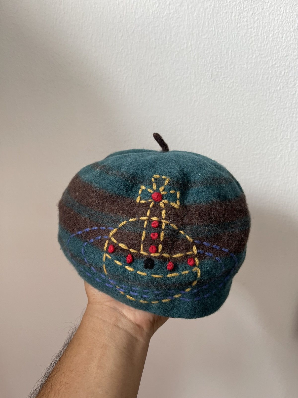 Vivienne Westwood 2000s Vivienne Westwood Big Logo Barreta Size ONE SIZE - 1 Thumbnail