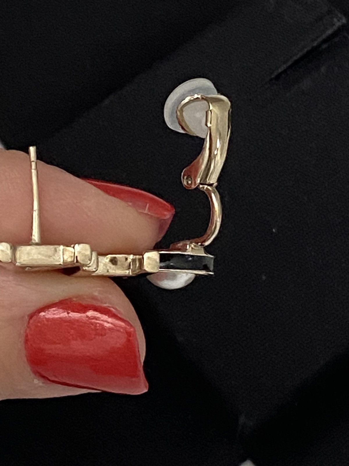 Chanel Authentic Chanel earrings Size ONE SIZE - 21 Thumbnail