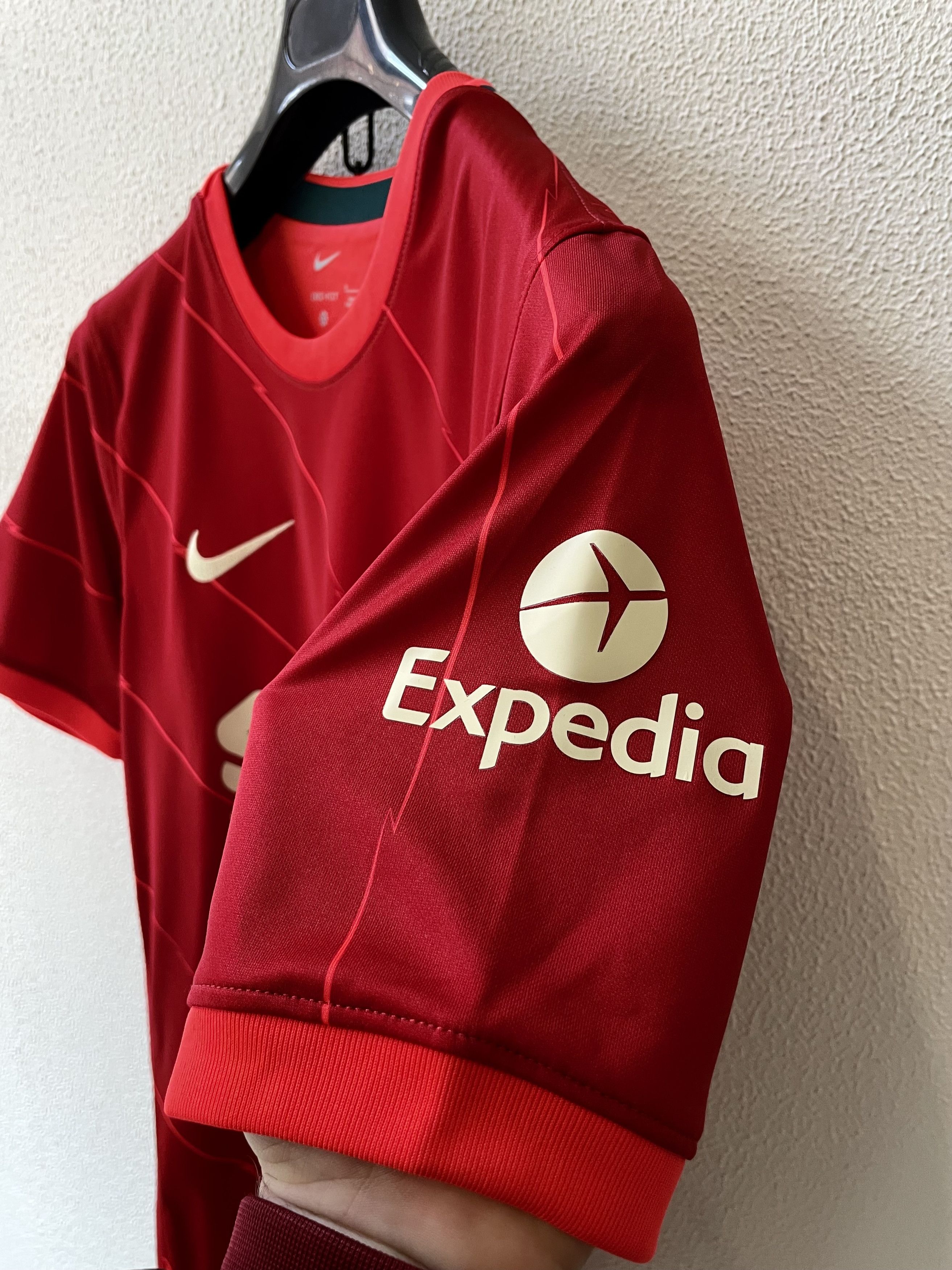 Nike Liverpool Nike Men's Red Football Home Jersey Size S Size US S / EU 44-46 / 1 - 4 Thumbnail