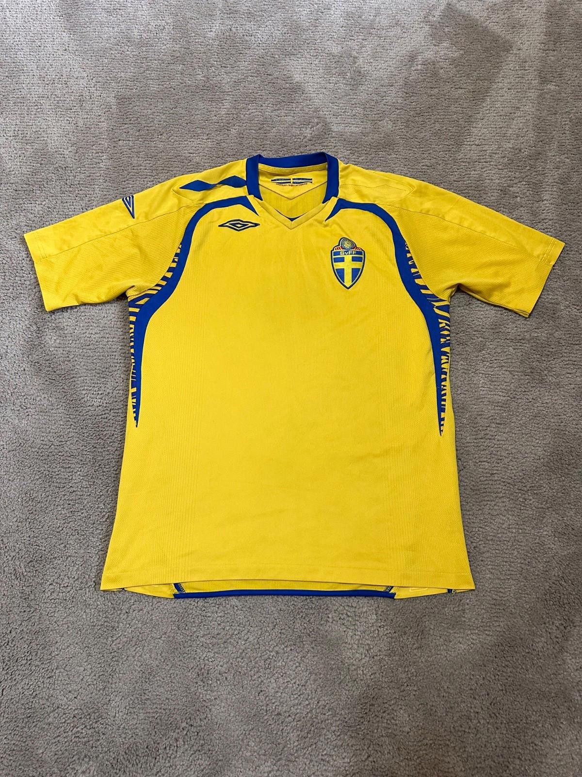 SWEDEN 2007/09 HOME FOOTBALL SHIRT SOCCER JERSEY UMBRO