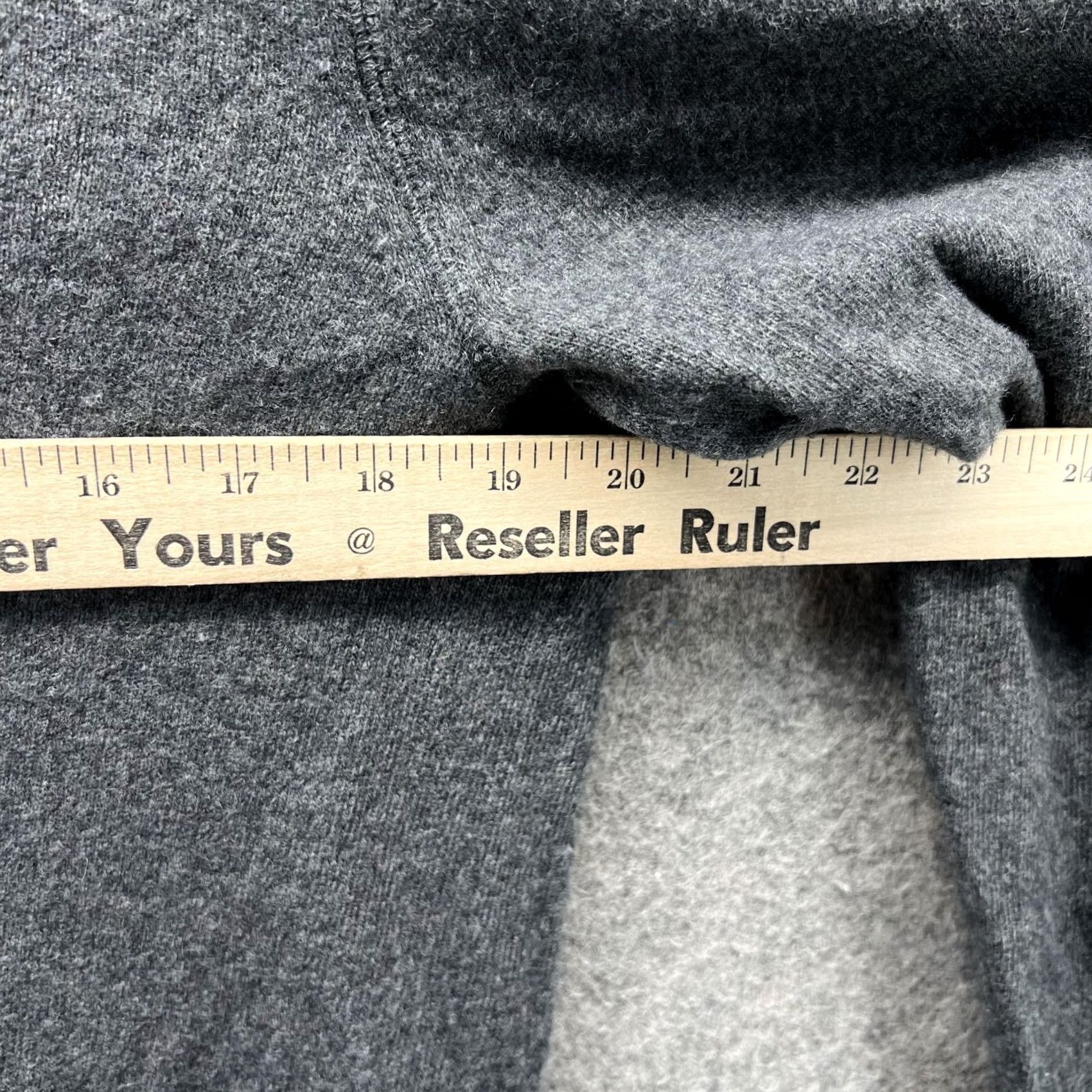 Banana Republic Banana Republic Sweater Men Small Gray Wool Crewneck Pullover All Seasons Vintage: No, Regular Fit, Logo, Shirt Size US S / EU 44-46 / 1 - 6 Thumbnail