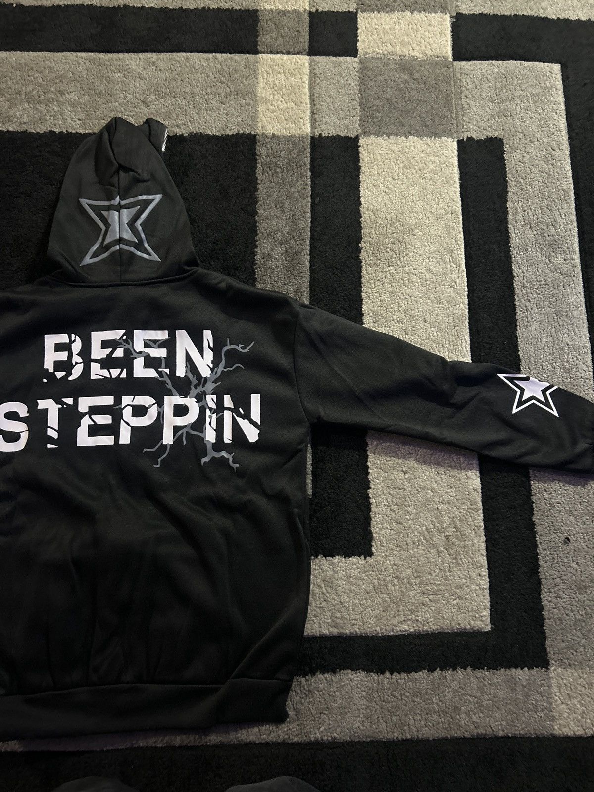 Vintage Black Y2K hoodie Size US L / EU 52-54 / 3 - 4 Thumbnail
