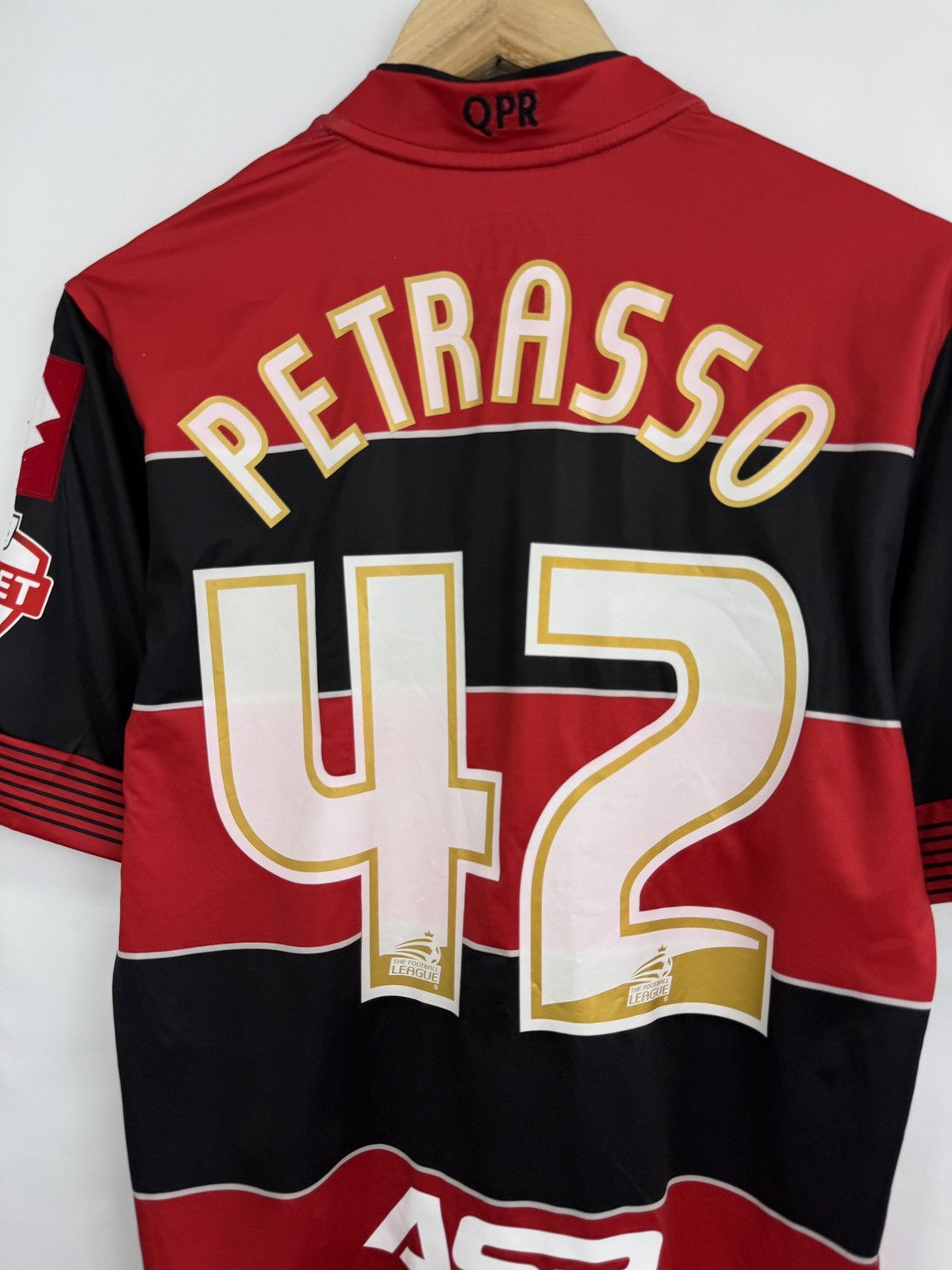 Lotto Sport 🏴󠁧󠁢󠁥󠁮󠁧󠁿 Lotto Queens Park Rangers Petrasso Soccer Jersey Rare Y2K Size US M / EU 48-50 / 2 - 14 Thumbnail