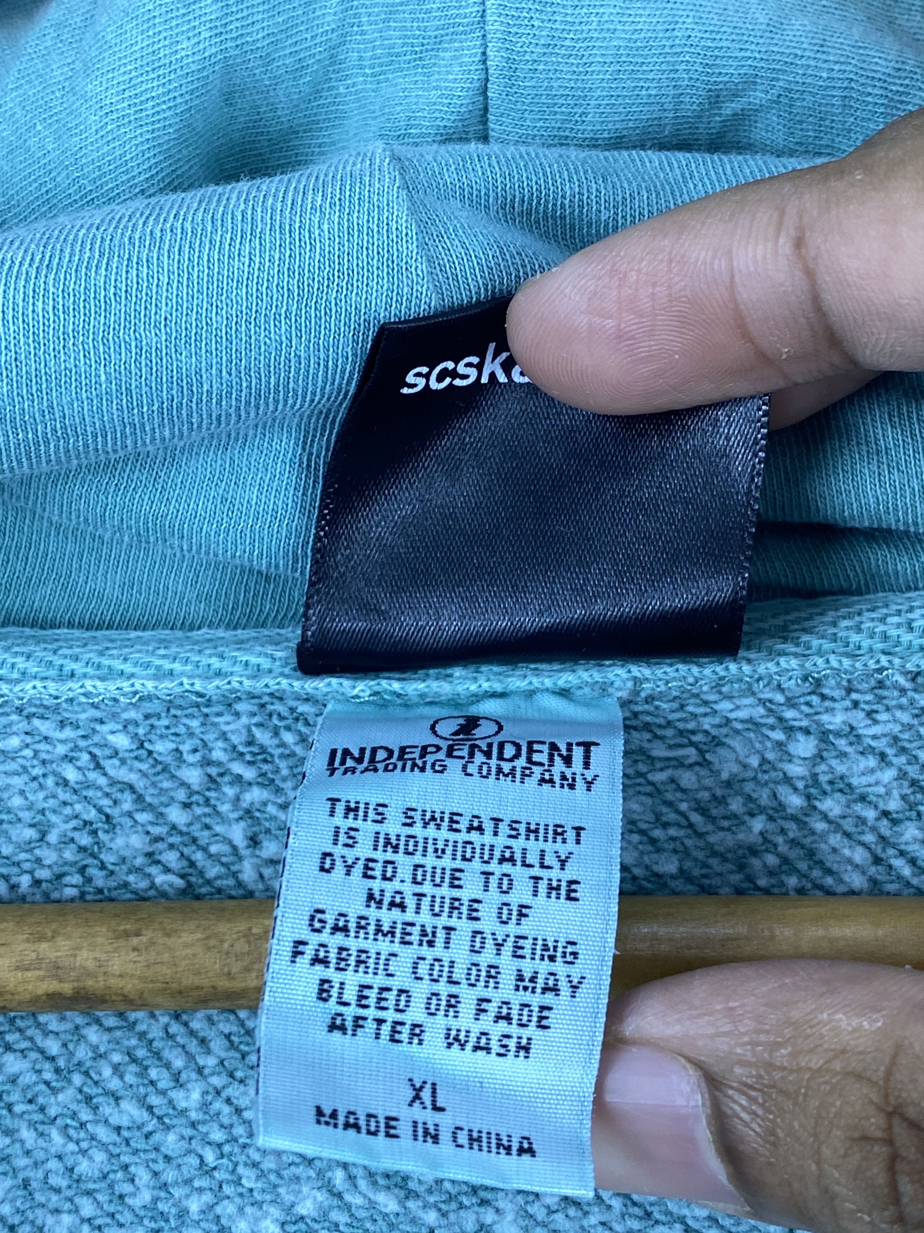 Santa Cruz Skateboards Vintage Santa Cruz Backhit Pullover Hoodie SH0498 Size US XL / EU 56 / 4 - 8 Thumbnail
