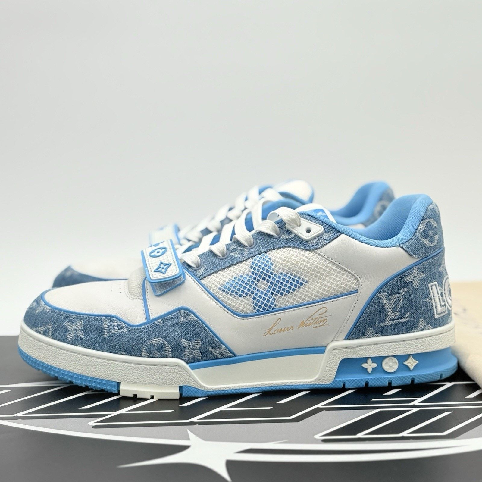 Louis Vuitton 11-11.5 US Louis Vuitton Strap Trainer ' Blue '| VERY CLEAN! Size US 11 / EU 44 - 1 Thumbnail