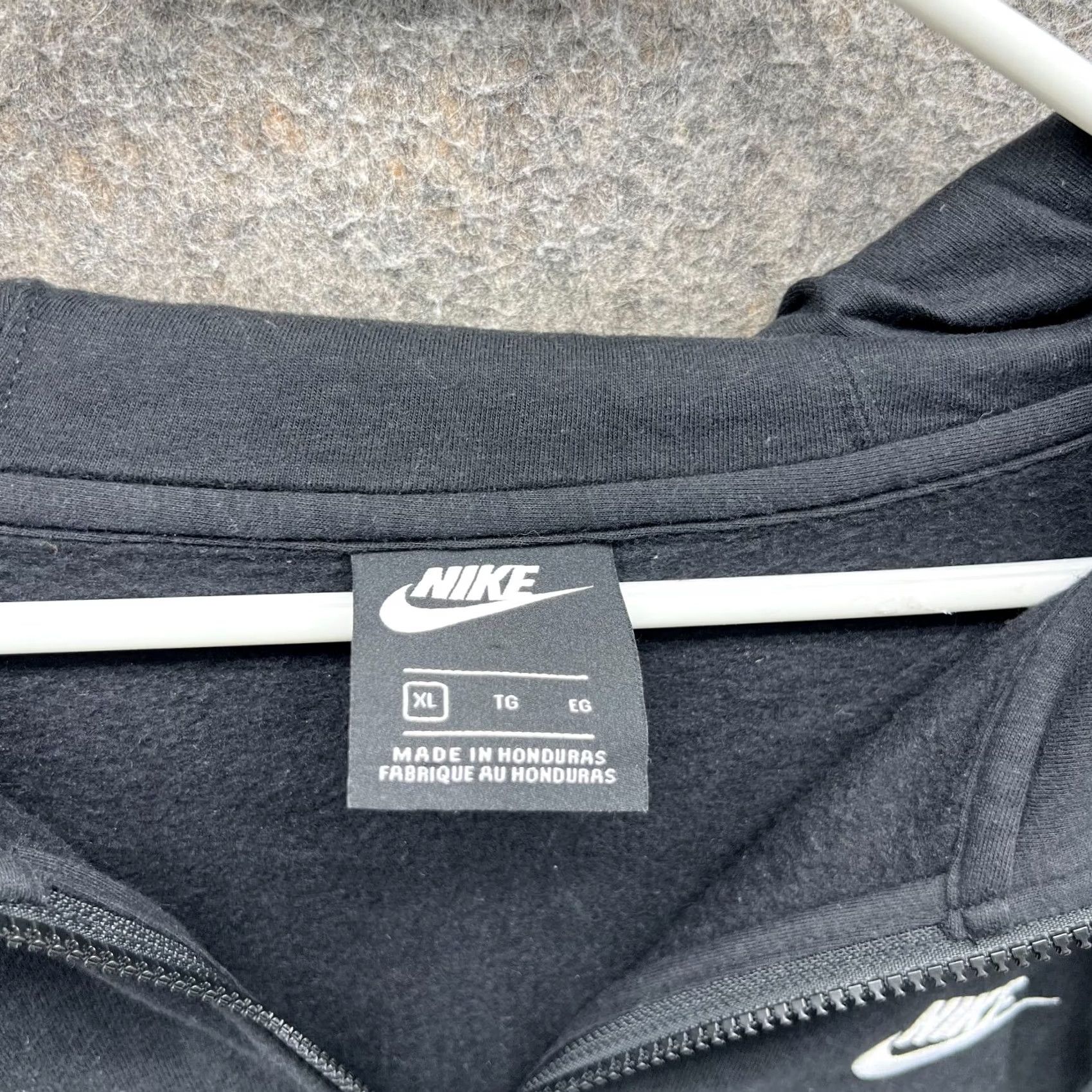 Nike VINTAGE Nike Hoodie Mens XL Black Full Zip Sweatshirt Sportwear Club Fleece Regular Zipper 90s Womens Mens Boys Girls Size US XL / EU 56 / 4 - 3 Thumbnail