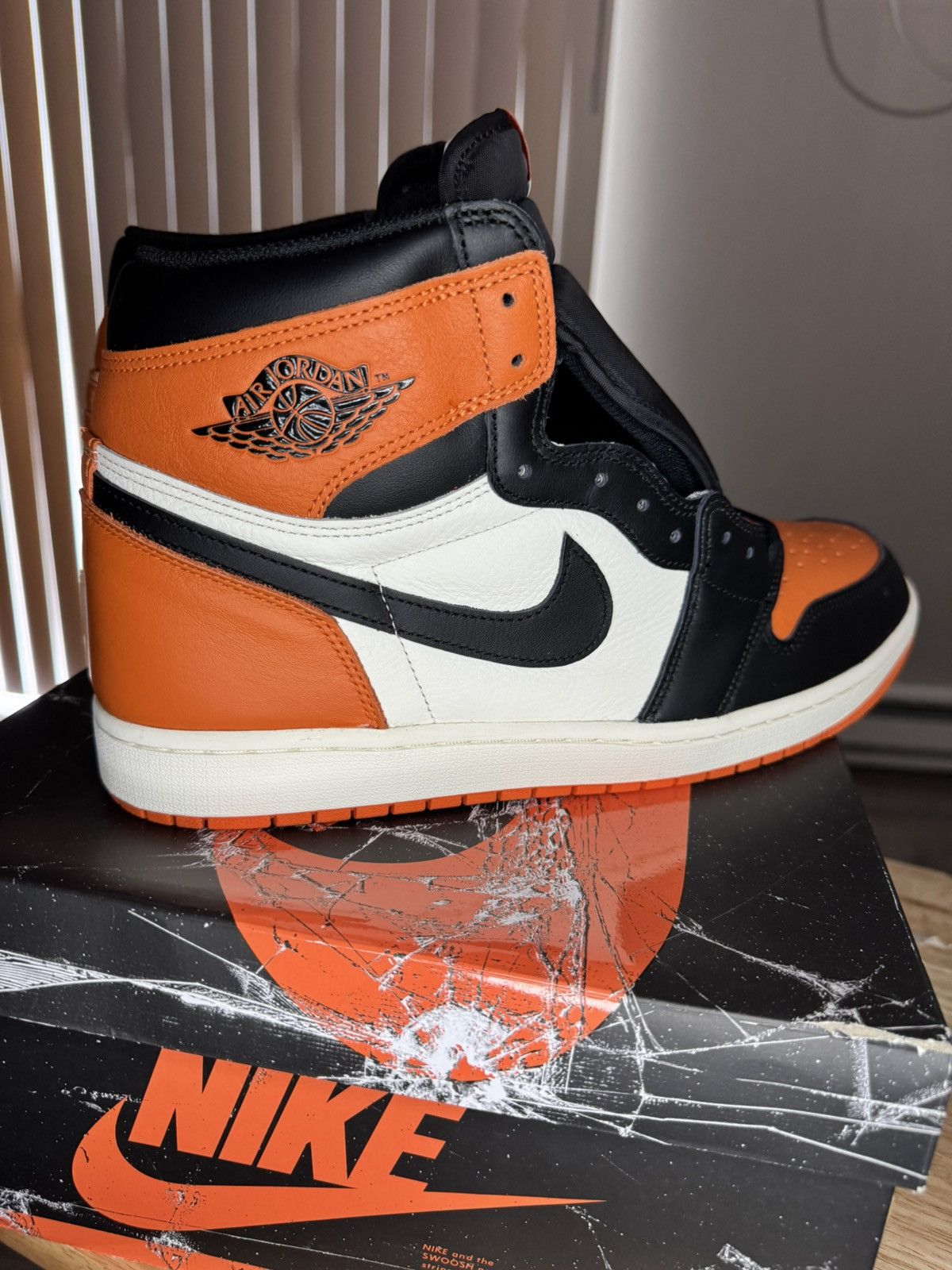 Jordan Brand Air Jordan 1 Retro High OG ‘Shattered Backboard’ 2025 Size US 14 / EU 47 - 3 Thumbnail