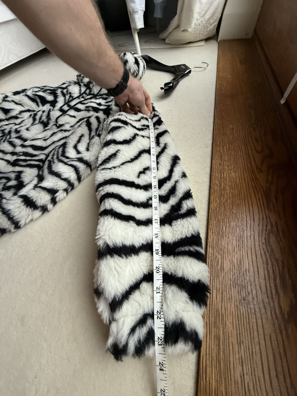 Celine Celine FW23 white tiger fleece logo hoodie Hedi Slimane Size US M / EU 48-50 / 2 - 6 Thumbnail