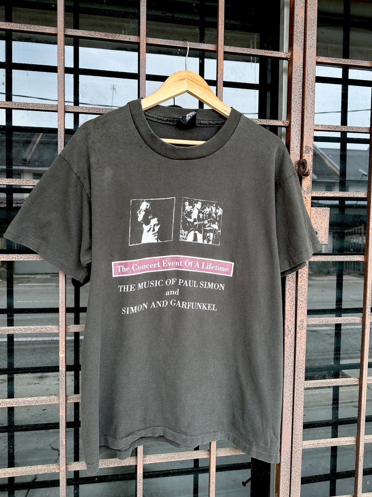 Vintage Thrashed PAUL SIMON Faded Distressed Band Tee ERD GRUNGE Size US L / EU 52-54 / 3 - 5 Thumbnail