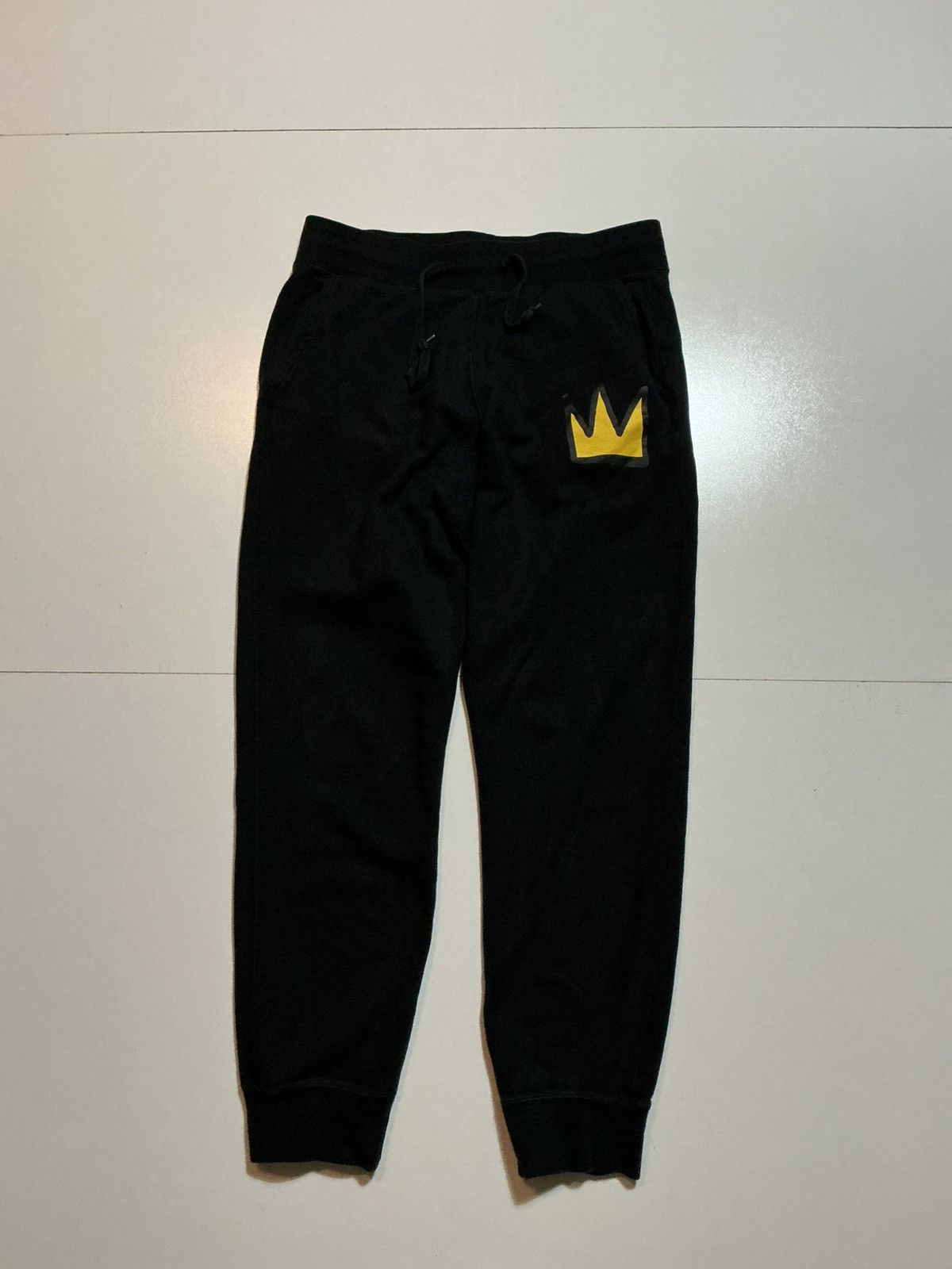 Uniqlo Uniqlo Sprz NY Jean Michel Basquiat Crown Jogger Sweatpants Size US 34 / EU 50 - 1 Thumbnail