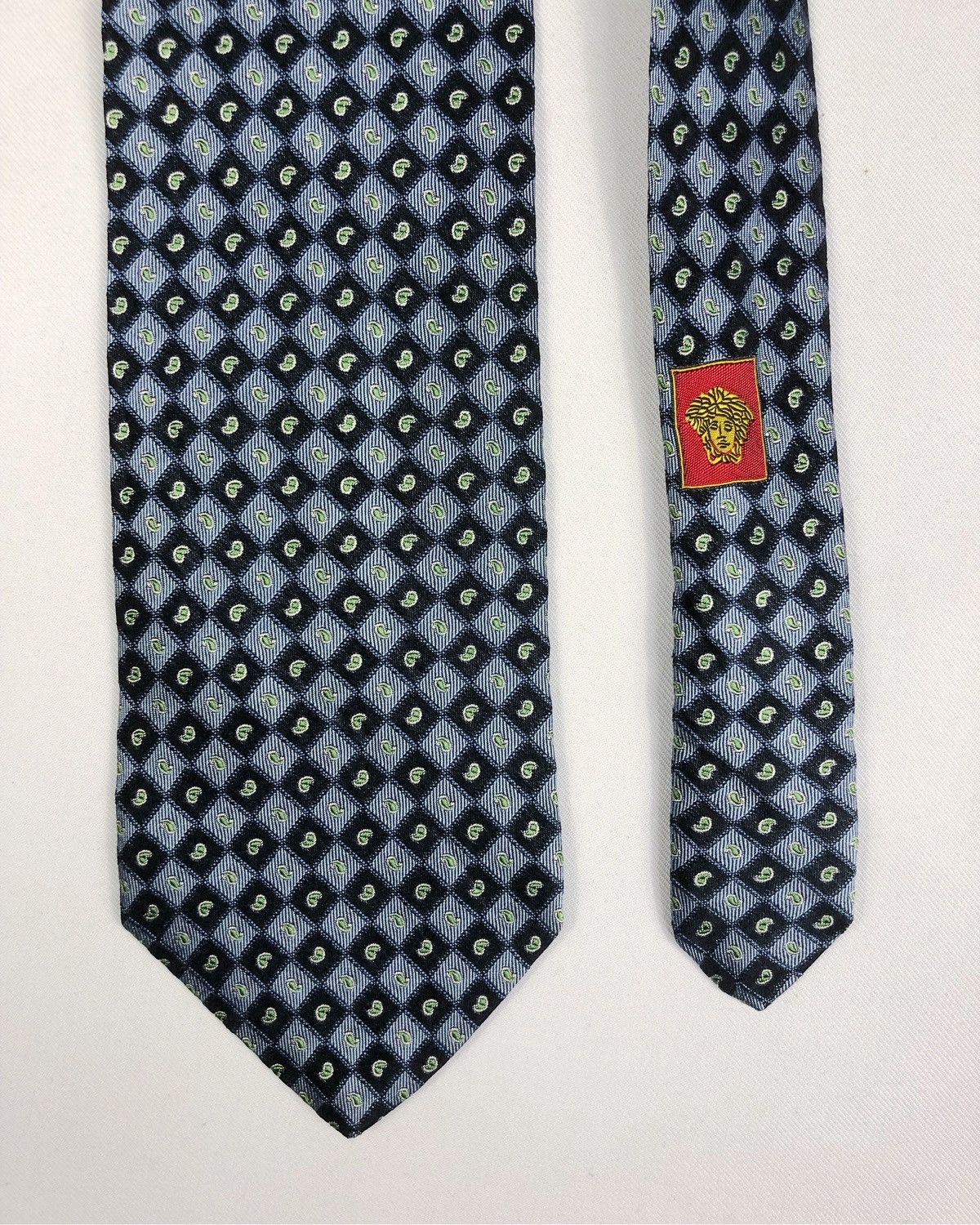 Versace Rare Versace Medusa Paisley Silk Tie Made in Italy Size ONE SIZE - 3 Thumbnail