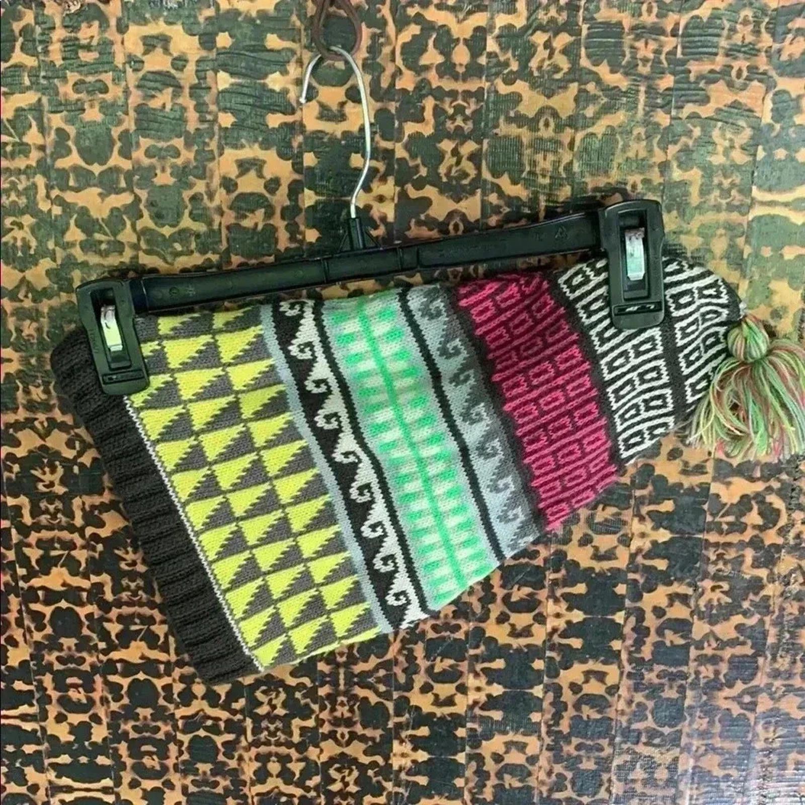 Designer Colorful Knit Patterned Scarf Size ONE SIZE - 1 Thumbnail