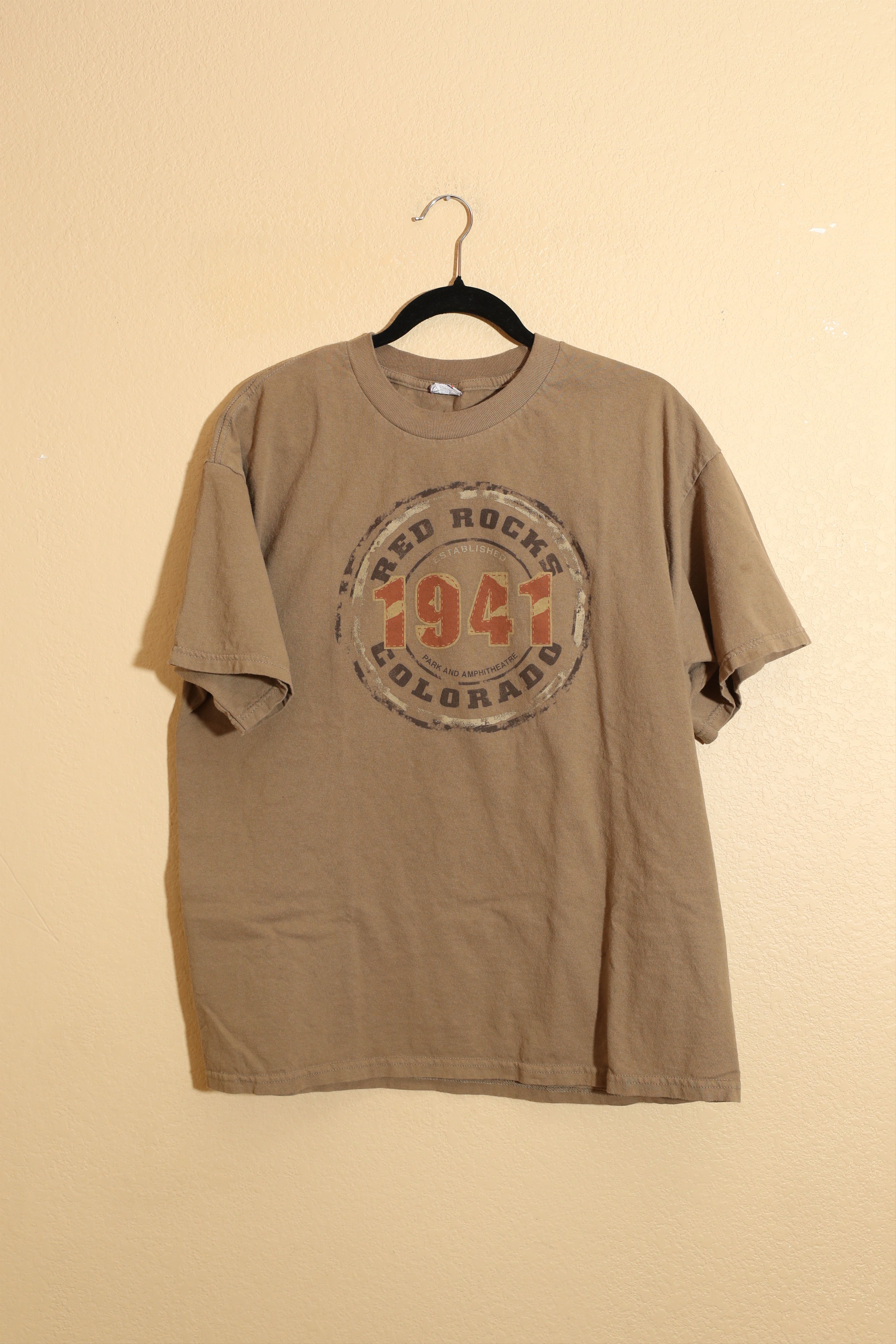 Alstyle 2006 Y2K Red Rocks Colorado Tourist Tee (XL) Size US XL / EU 56 / 4 - 1 Thumbnail