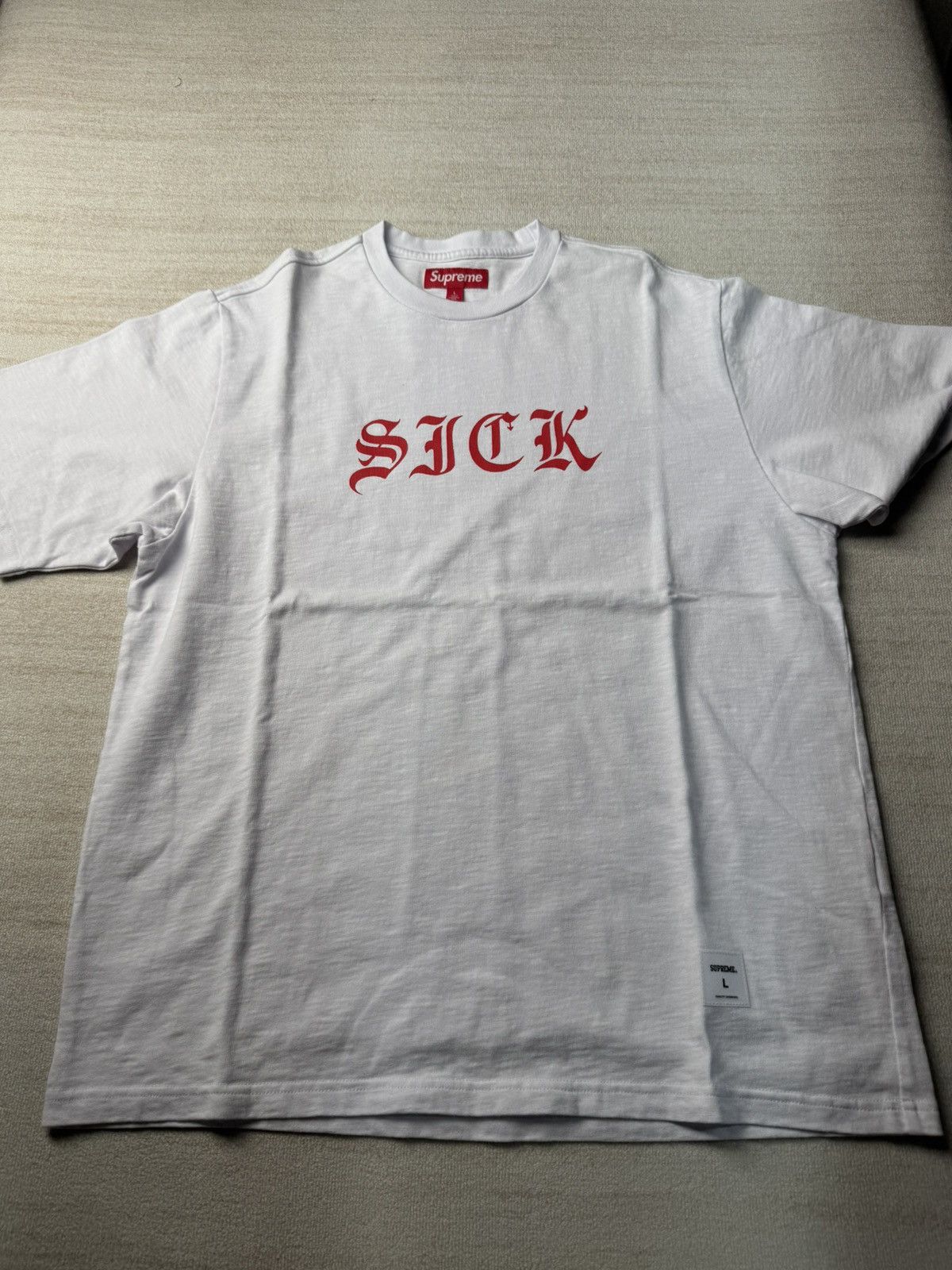 Supreme Old english tee Size US L / EU 52-54 / 3 - 1 Thumbnail
