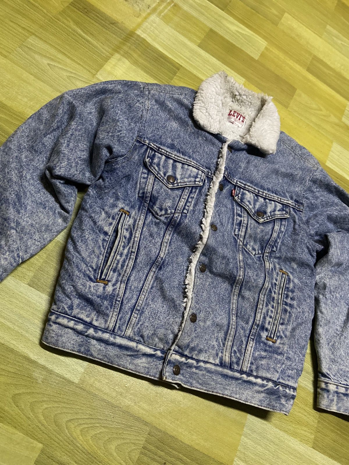 Levi's Vintage Clothing Vintage Levis sherpa-lined denim trucker jacket acid wash Size US L / EU 52-54 / 3 - 7 Thumbnail