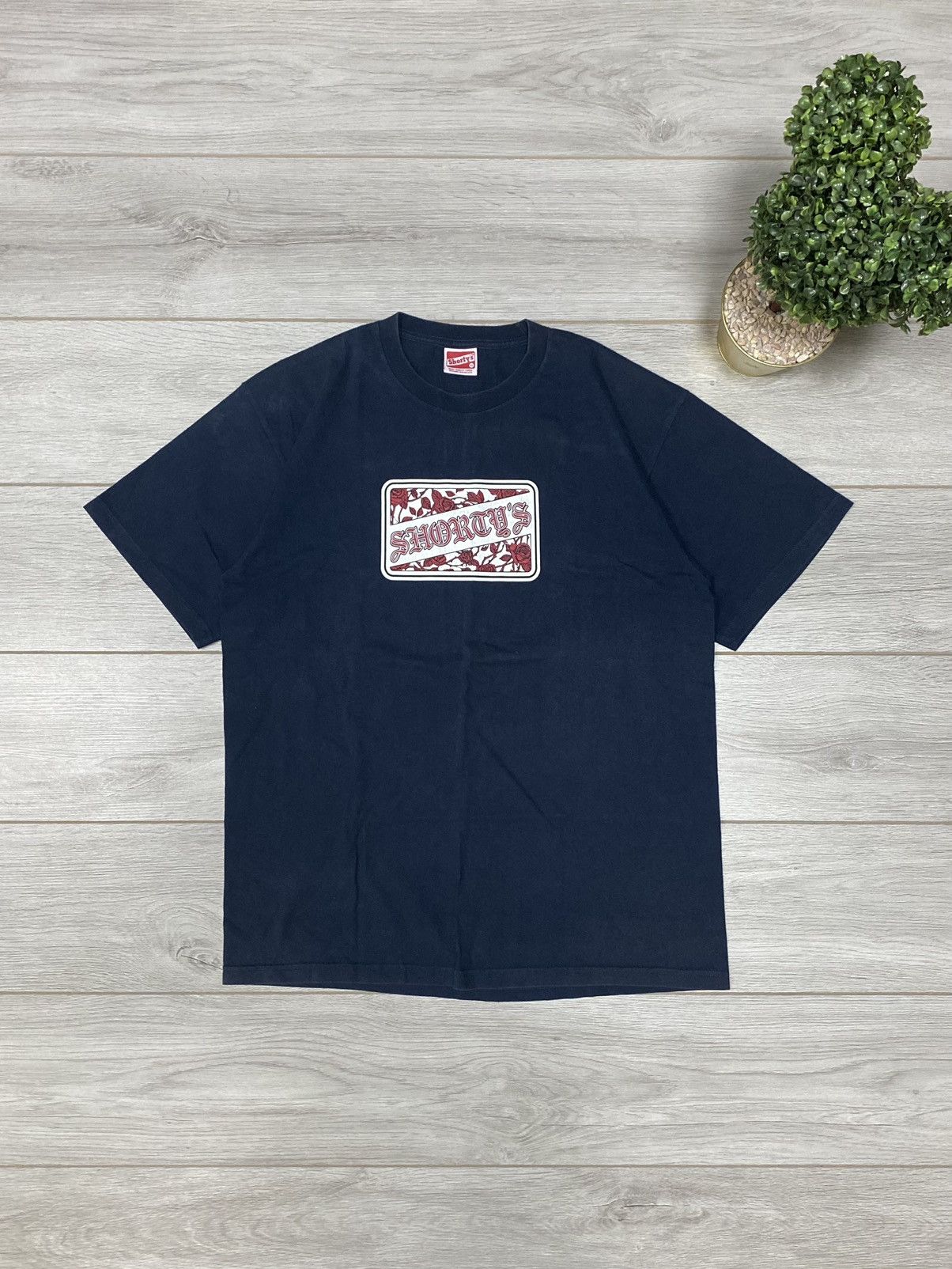 Shorty's Skateboards Shorty’s 🌹 vintage big roses logo t-shirt Size US XL / EU 56 / 4 - 1 Thumbnail