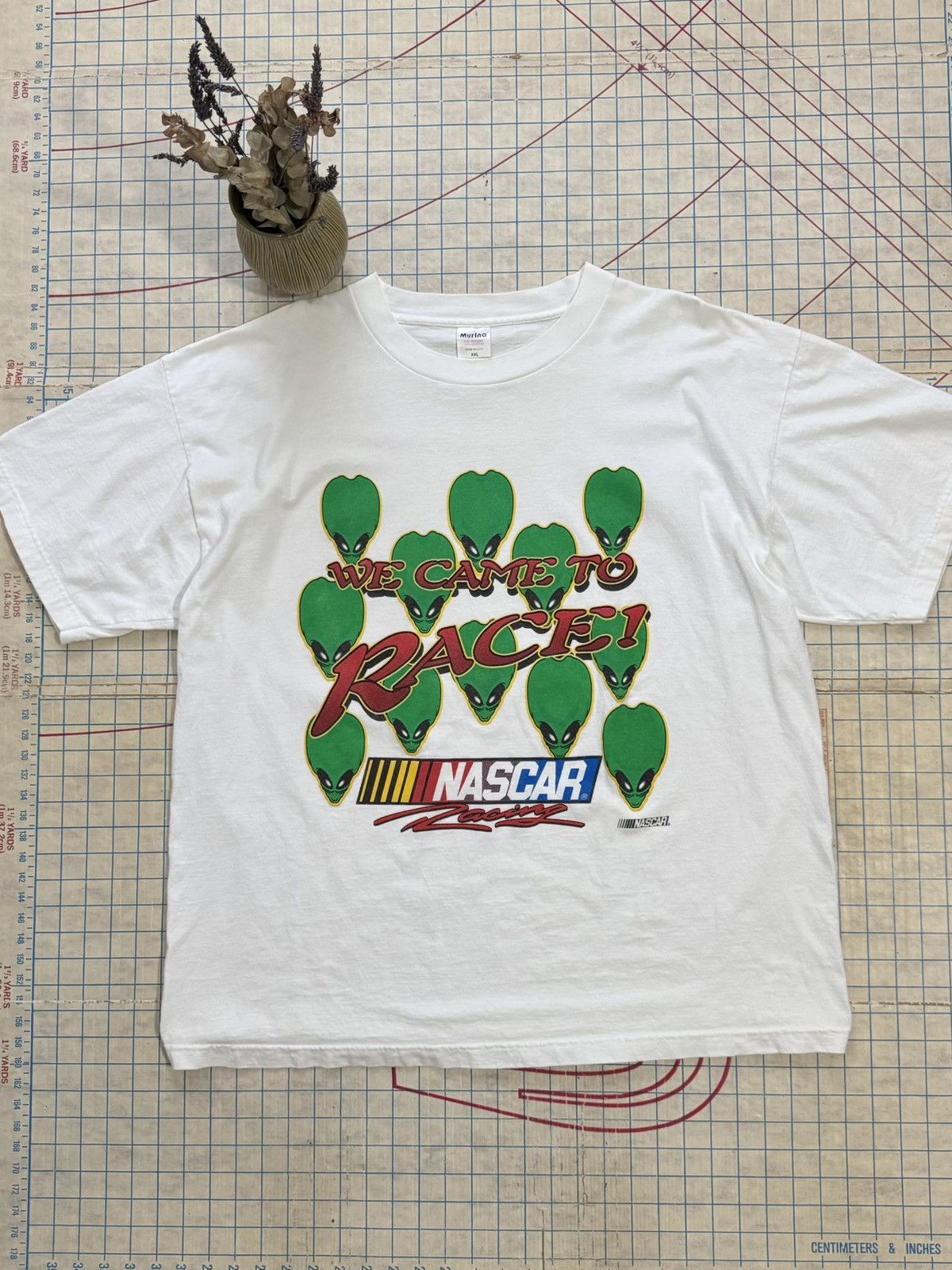 NASCAR × Vintage Vintage NASCAR Aliens We Came To Race Graphic Tee XXL White Size US XXL / EU 58 / 5 - 1 Thumbnail