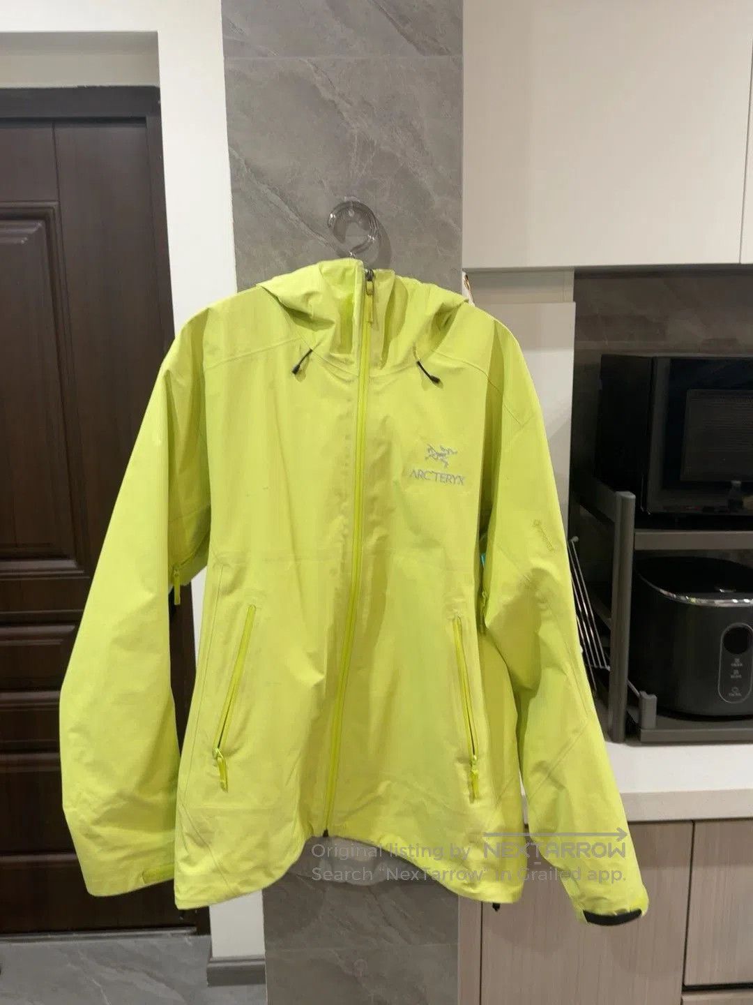 Arc'teryx Arc'teryx Beta LT Fluorescent Green Hardshell. Size US L / EU 52-54 / 3 - 1 Thumbnail