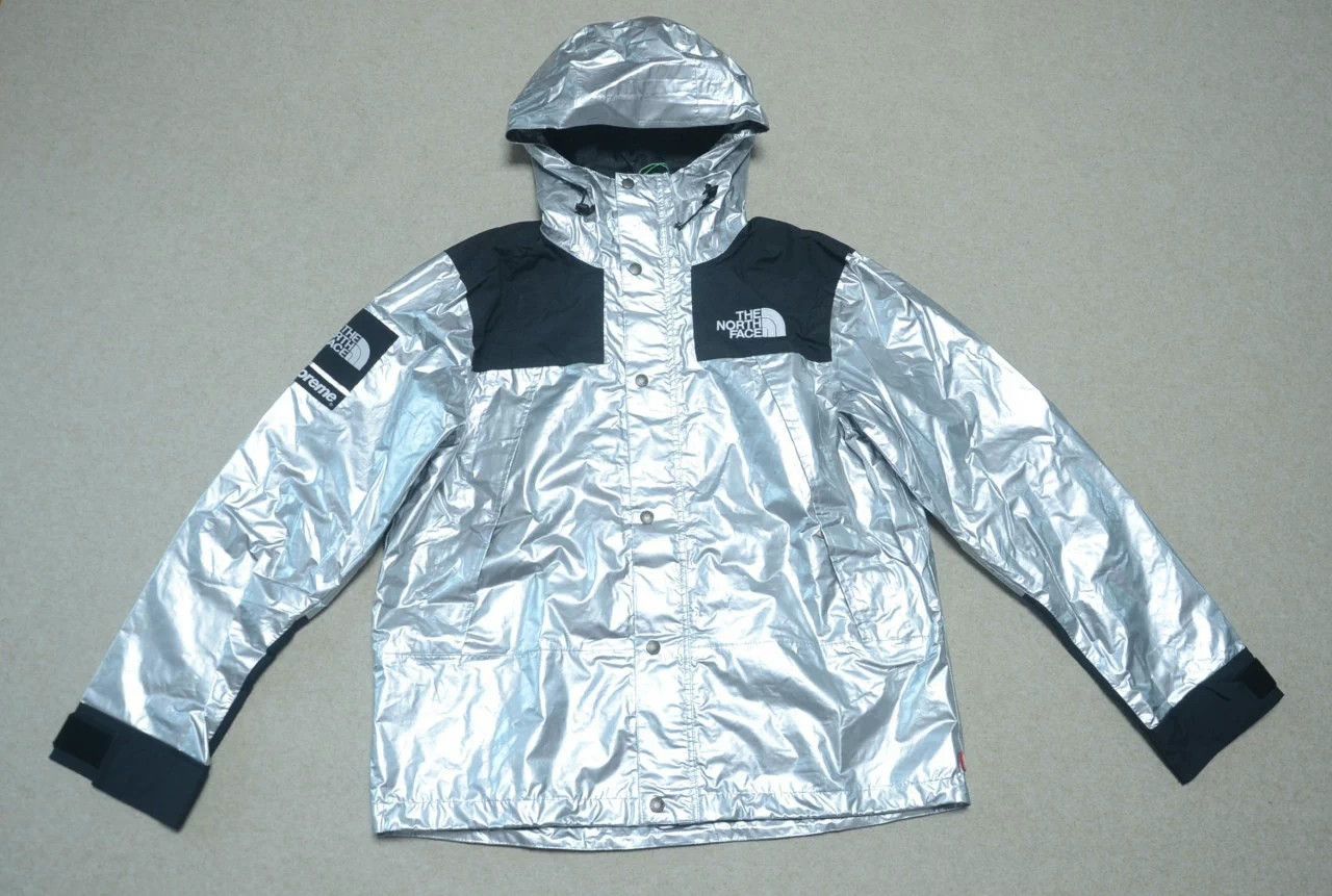 Supreme Supreme × TNF Silver Metallic Shell Jacket Size US S / EU 44-46 / 1 - 1 Thumbnail