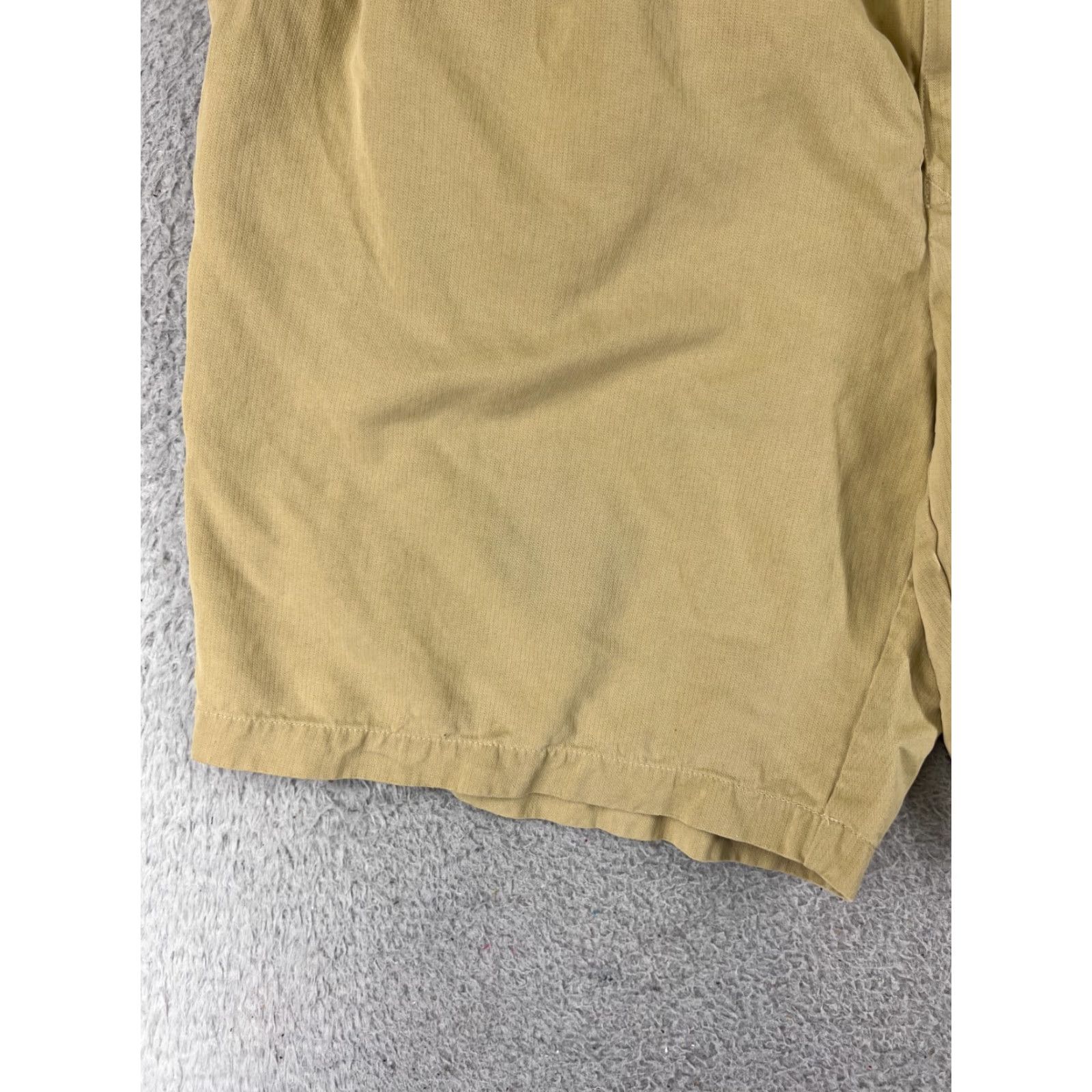 Tommy Bahama Tommy Bahama Shorts Men 38 Khaki Yellow 100% Silk Pleated Bermuda Golf Beach Shirt Size US 38 / EU 54 - 3 Thumbnail