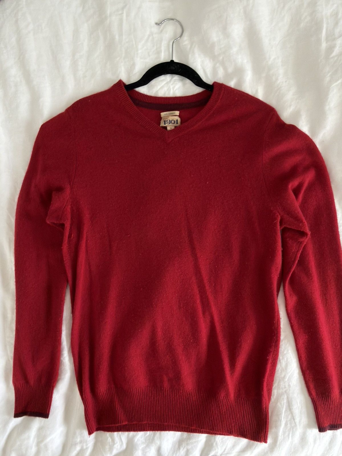 1901 1901 100% Cashmere Red V-Neck Sweater Size US M / EU 48-50 / 2 - 3 Thumbnail