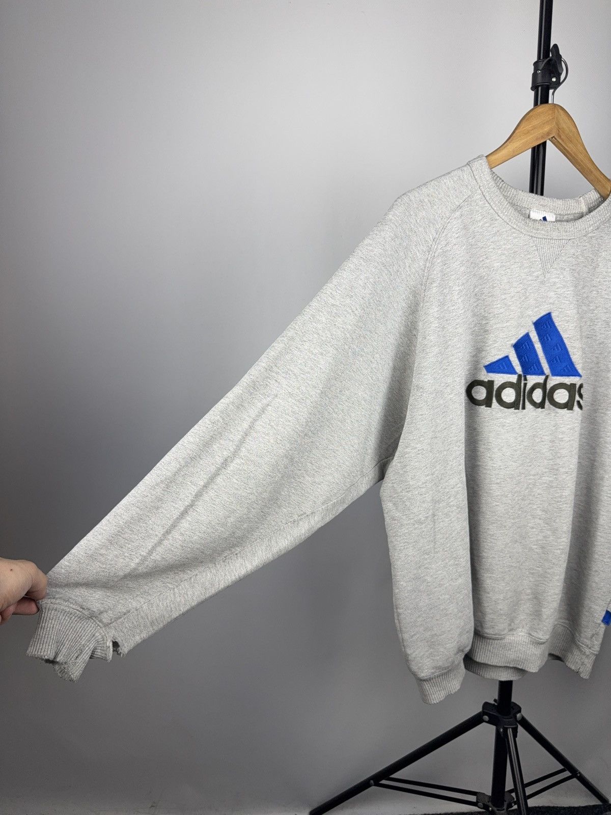 Adidas × Vintage Vintage Adidas Sweatshirt Gray Blue Logo Crewneck 90s Style Size US L / EU 52-54 / 3 - 9 Thumbnail