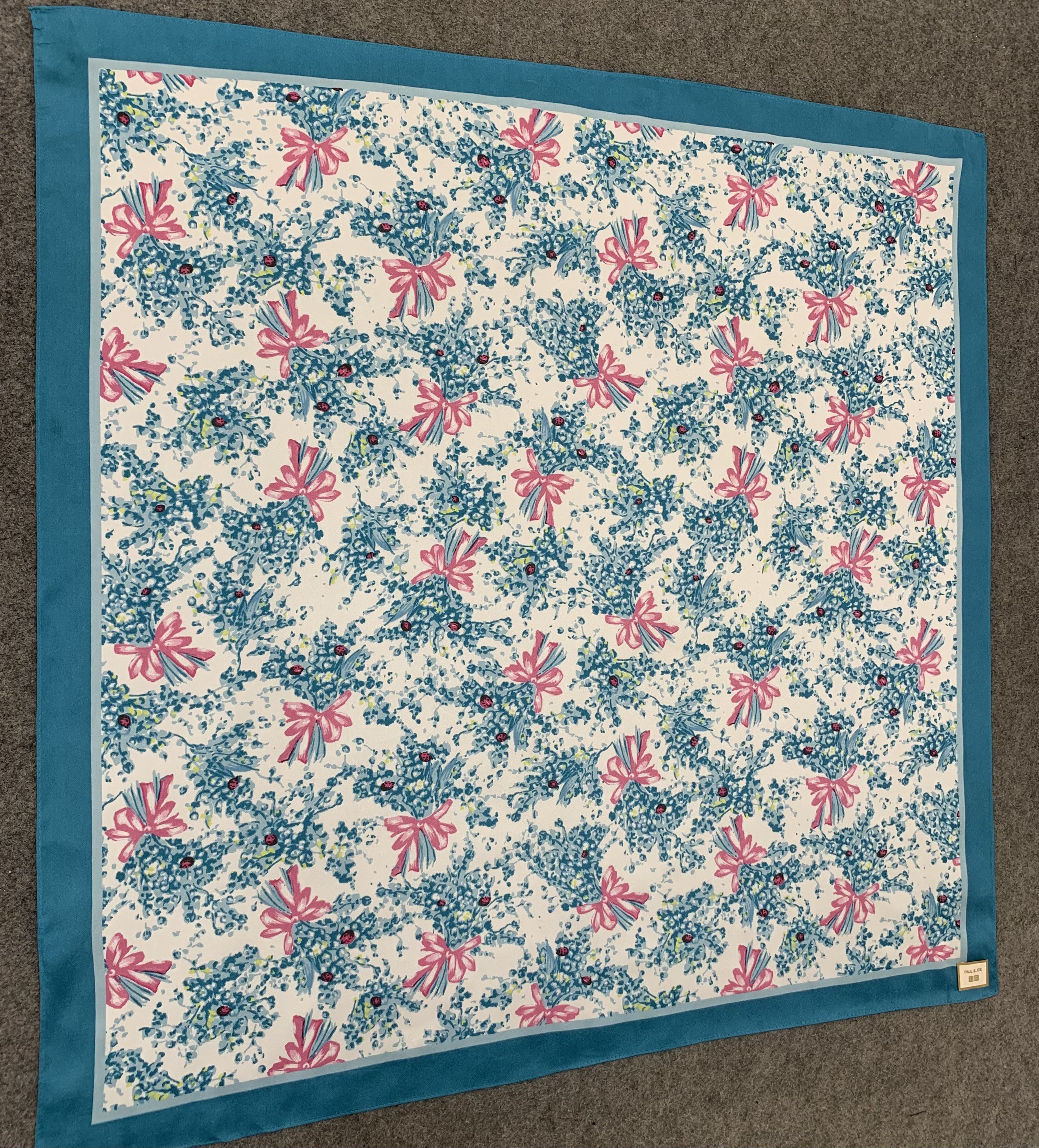 Paul & Joe Uniqlo x Paul & Joe Floral silk scarf Square Foulards A5610 Size ONE SIZE - 5 Thumbnail