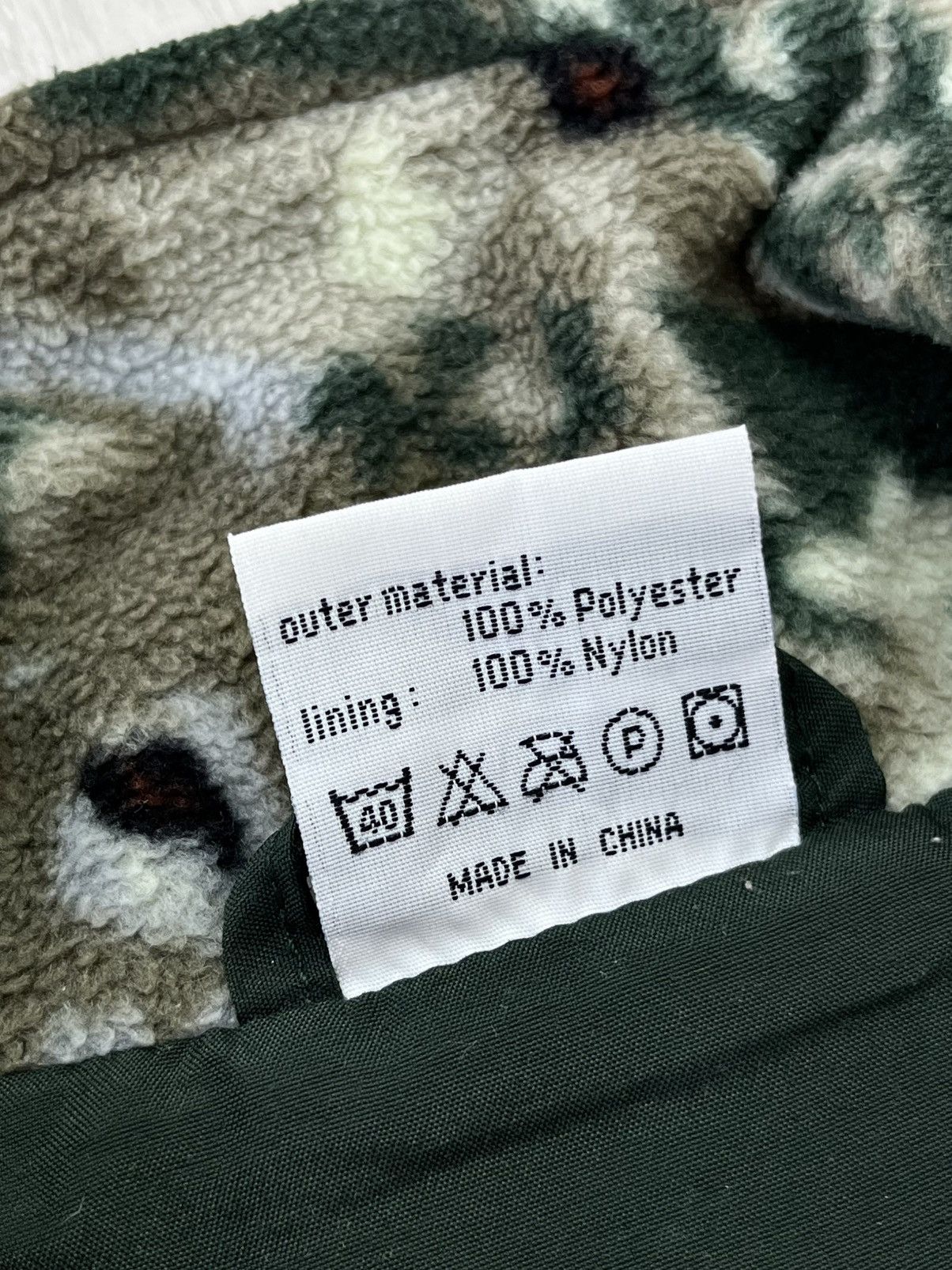 Vintage Vintage Wolfs Monogram Fleece jacket All Over Print Y2K 90s Size US M / EU 48-50 / 2 - 7 Thumbnail