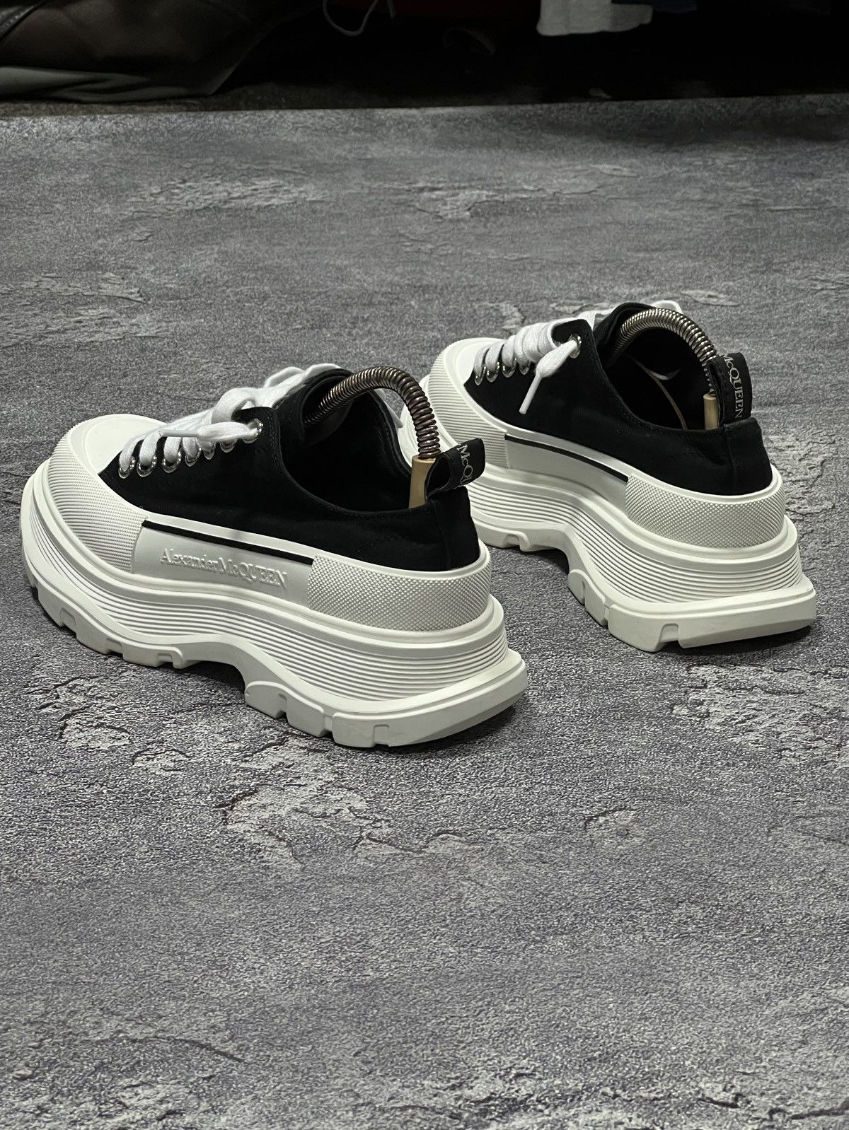 Alexander McQueen × Designer ALEXANDER MCQUEEN Tread Slick Lace Up Sneakers Size 38 Size US 8 / IT 38 - 10 Thumbnail
