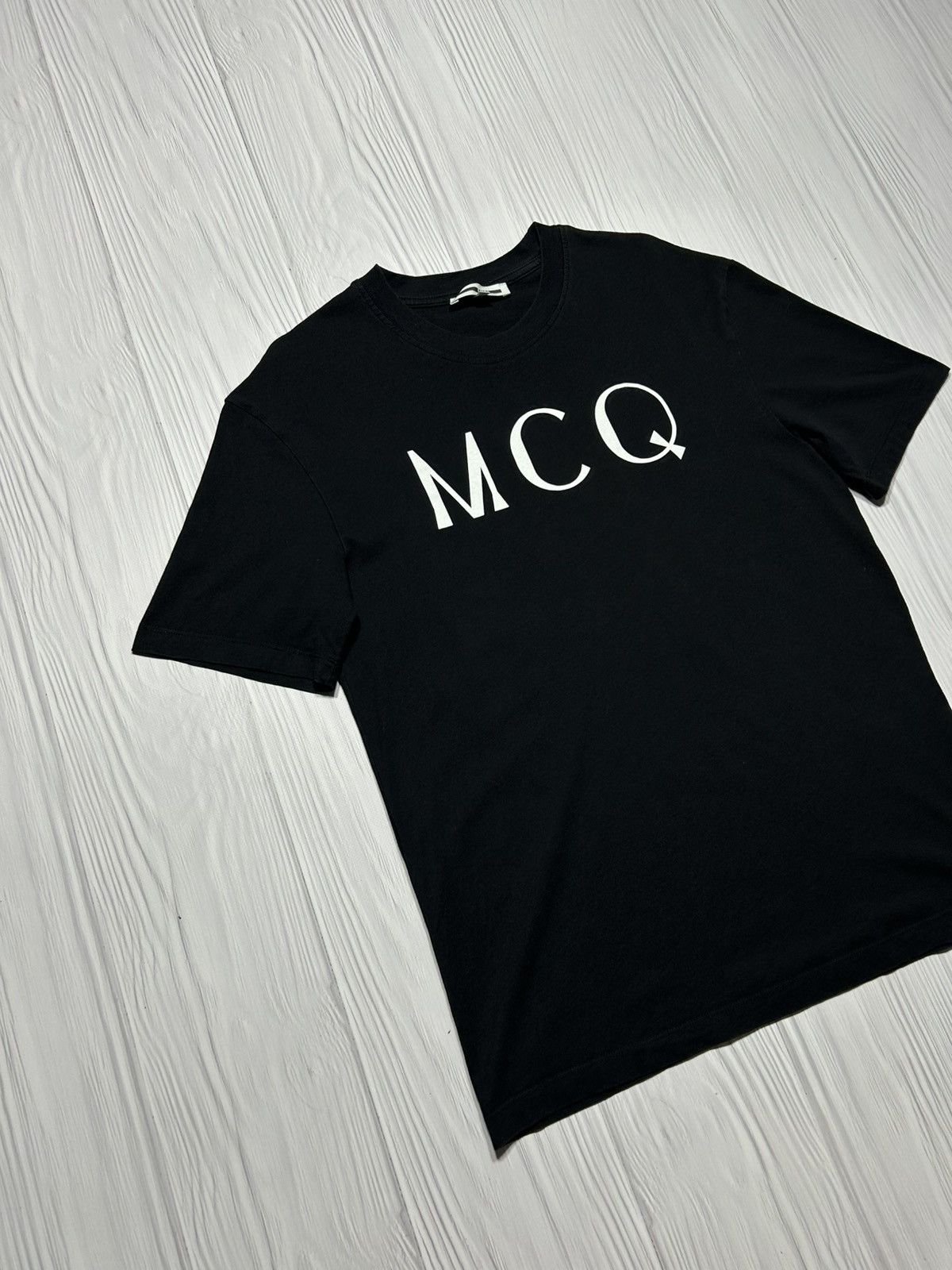MCQ MCQ Alexander McQueen Logo Black T-Shirt Size L Size US L / EU 52-54 / 3 - 3 Thumbnail