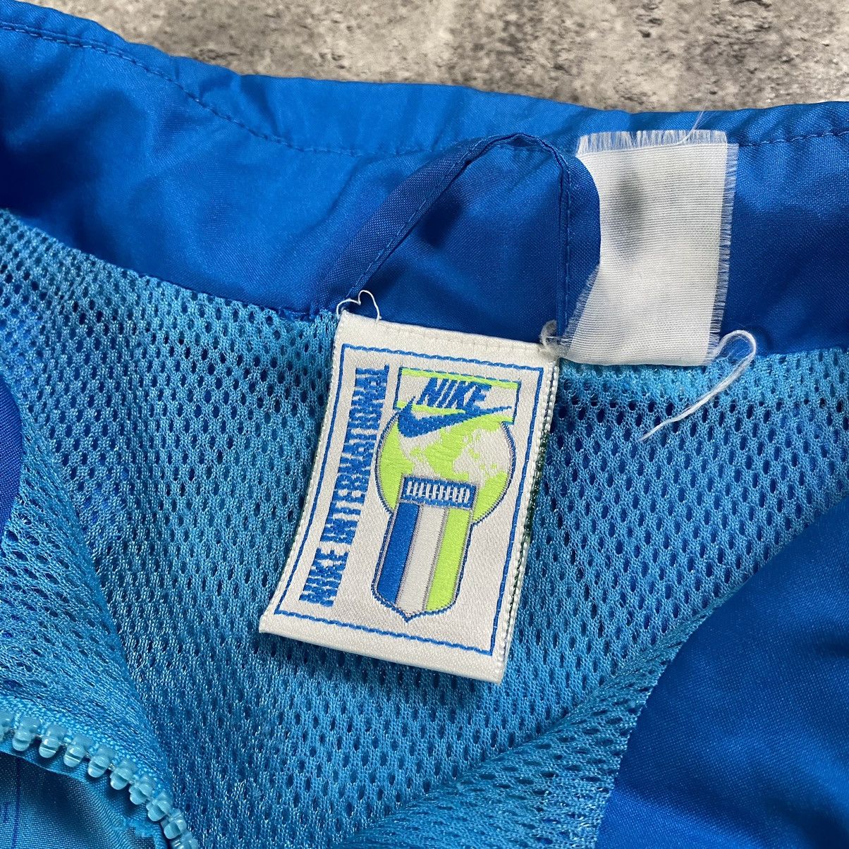 Nike × Vintage Nike International Rare Atlas World Map Light Jacket 90s Size US XL / EU 56 / 4 - 10 Thumbnail