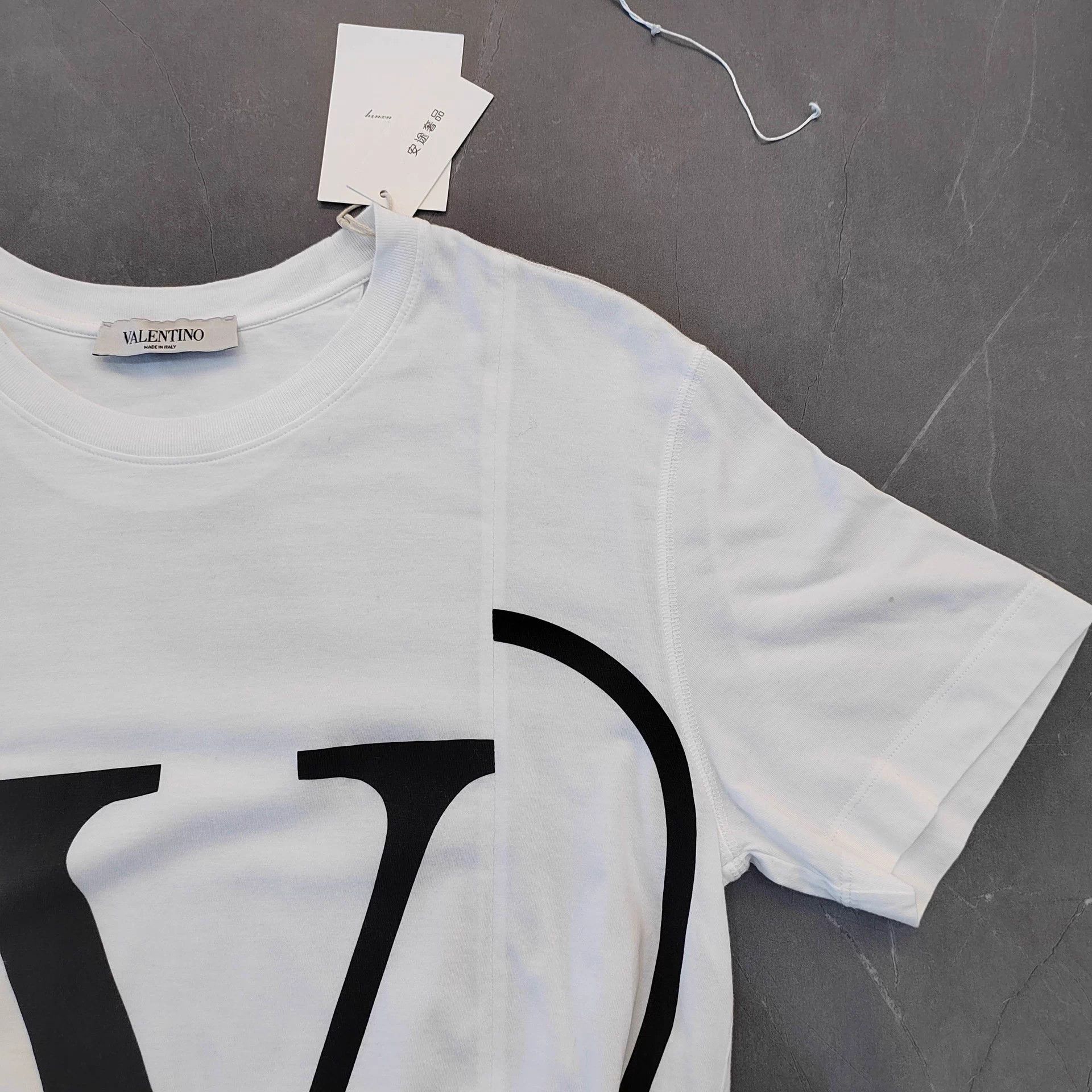 Valentino VALENTINO White Short-Sleeve T-Shirt S Size S / US 4 / IT 40 - 6 Thumbnail
