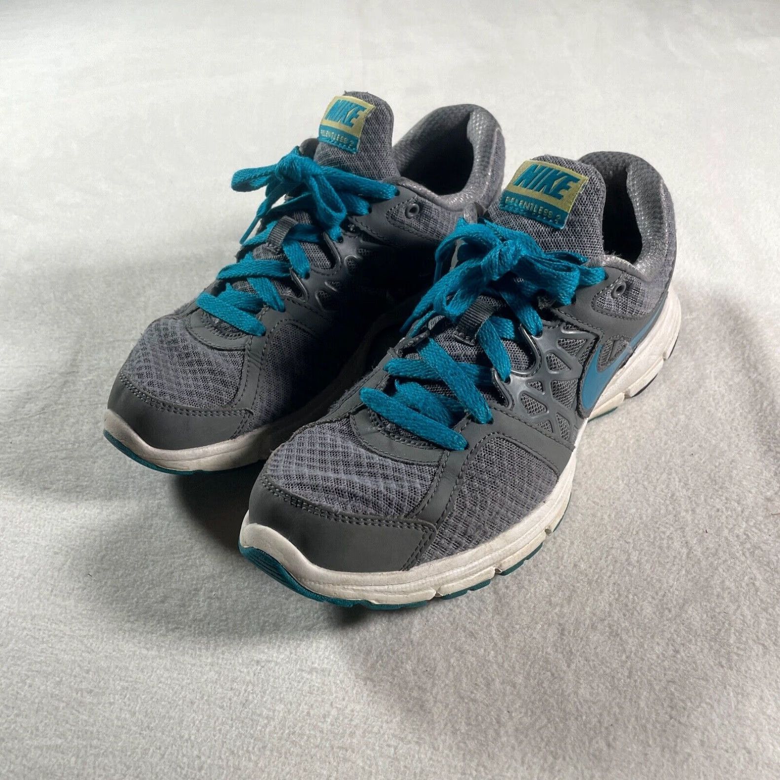Nike Running Shoes Womens 9 Gray Air Relentless 2 Extra Large XL Pink Sneakers in Grey