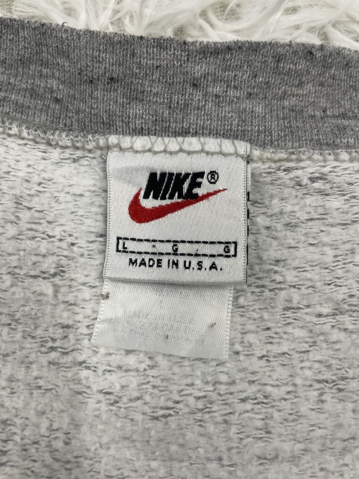 Nike Vintage Late 90s Nike Town Usa Sweatshirt Size US L / EU 52-54 / 3 - 11 Thumbnail