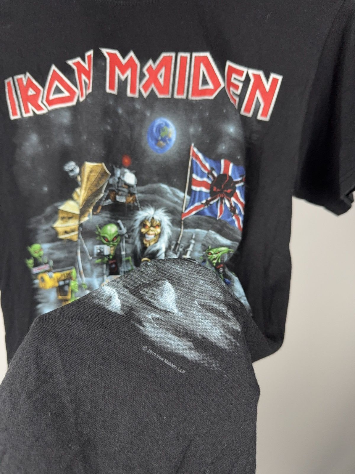 Iron Maiden 00s Iron Maiden 2011 Eddie Bulldozer Vintage Band T-Shirt Size US S / EU 44-46 / 1 - 4 Thumbnail